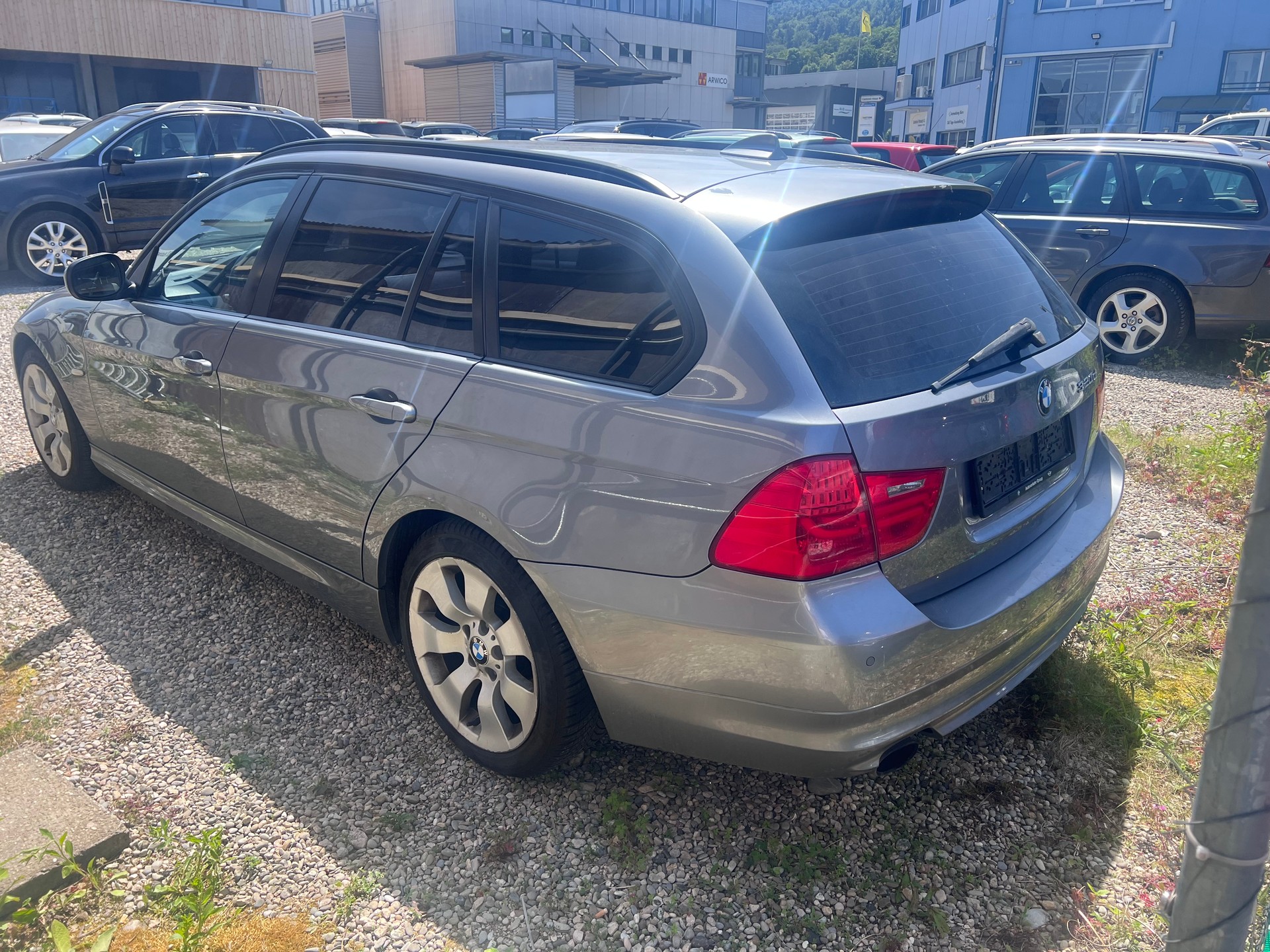 BMW 320d xDrive Touring Steptronic-image-3