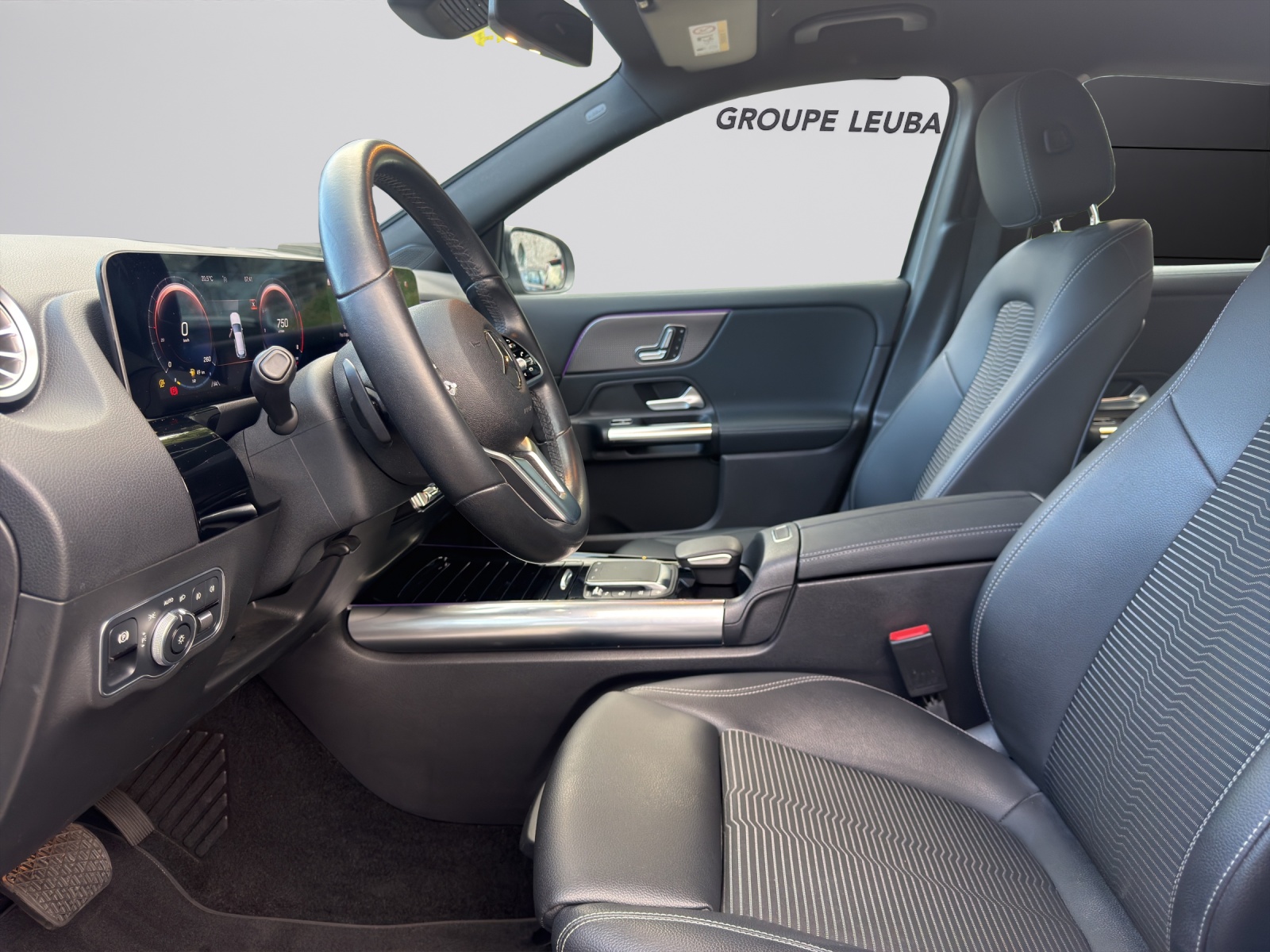 MERCEDES-BENZ GLA 250 Progressive4Matic-image-10