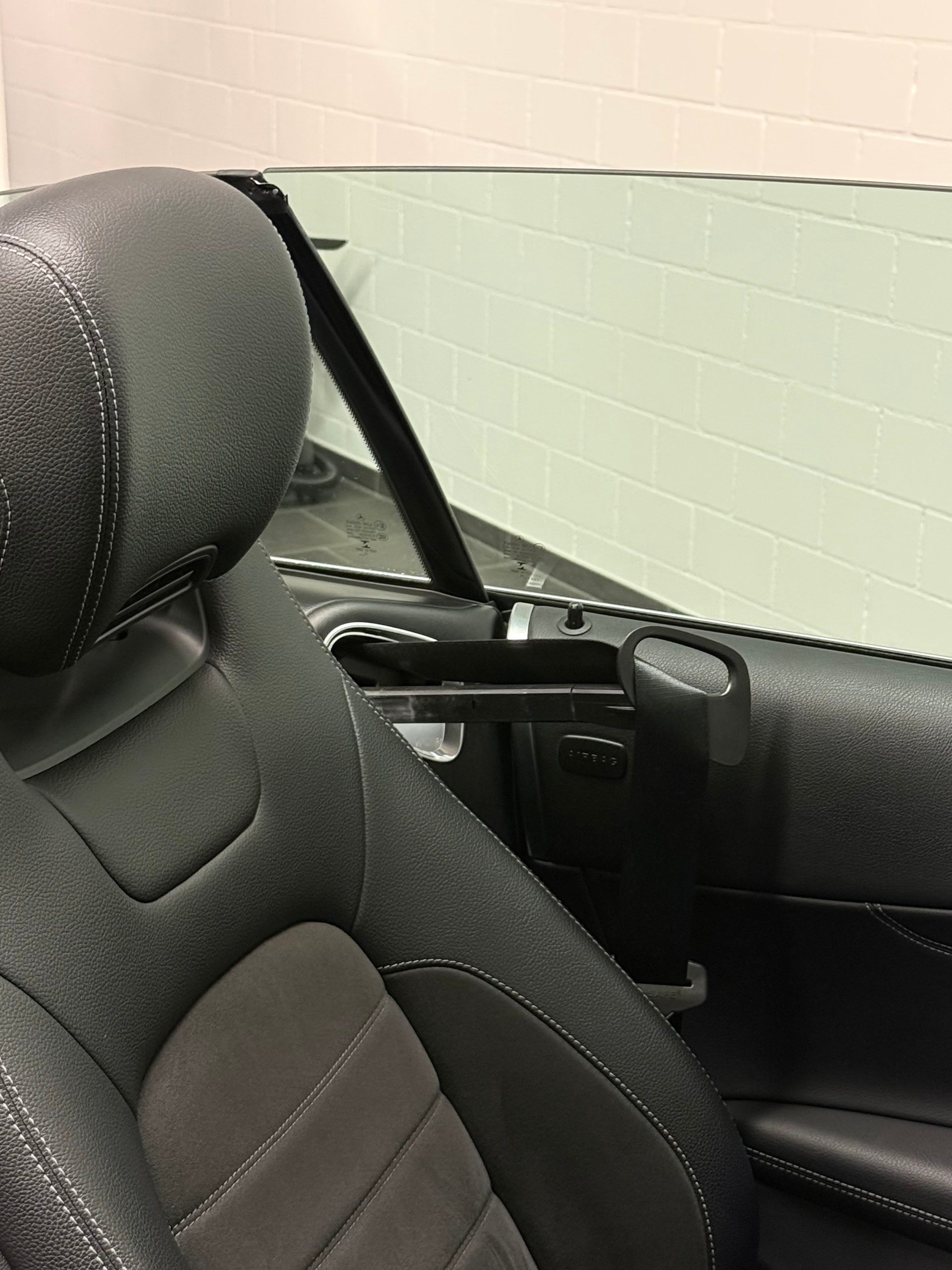 MERCEDES-BENZ C 200 AMG Line Cabriolet 9G-Tronic-image-11