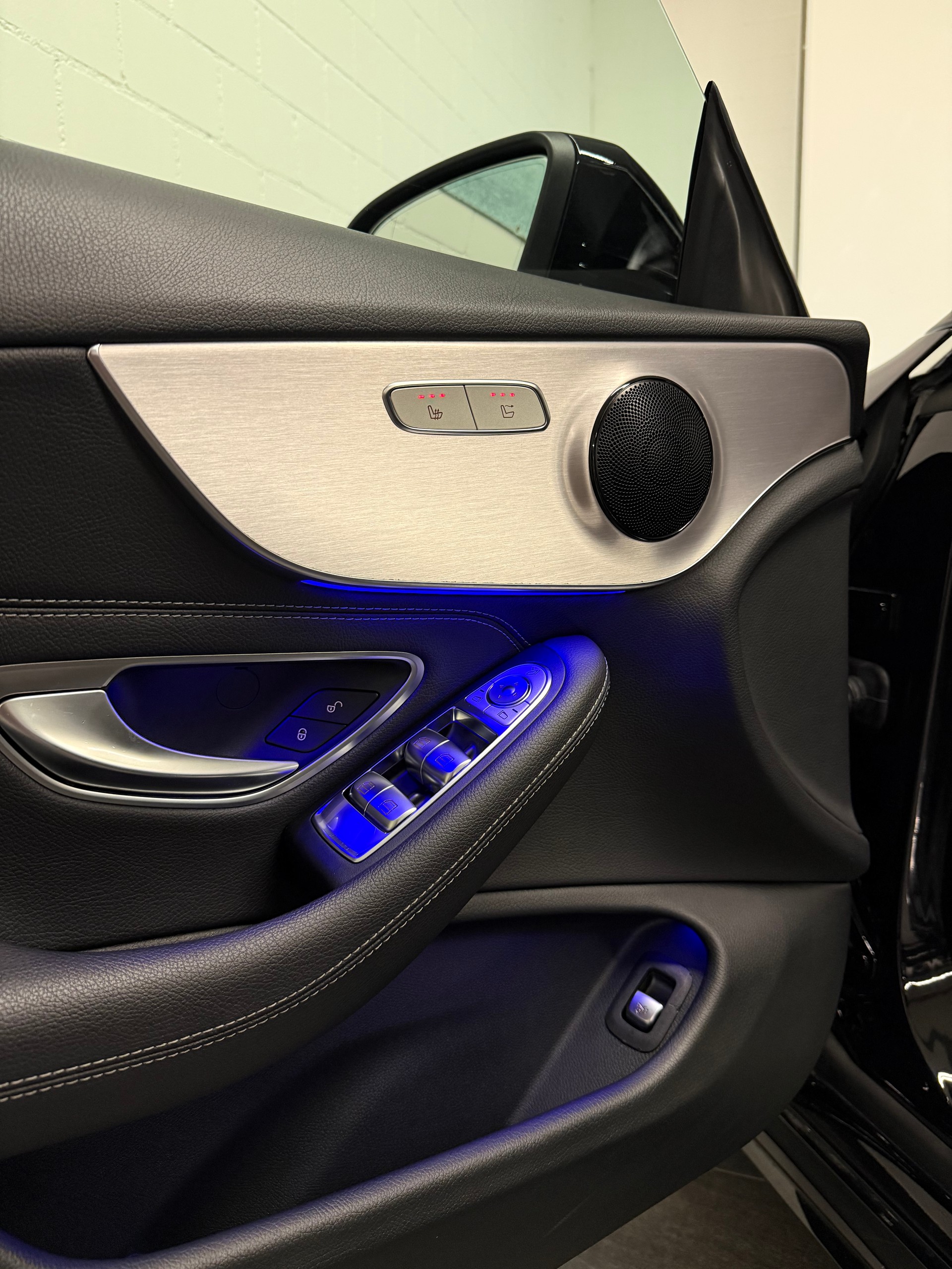 MERCEDES-BENZ C 200 AMG Line Cabriolet 9G-Tronic-image-5