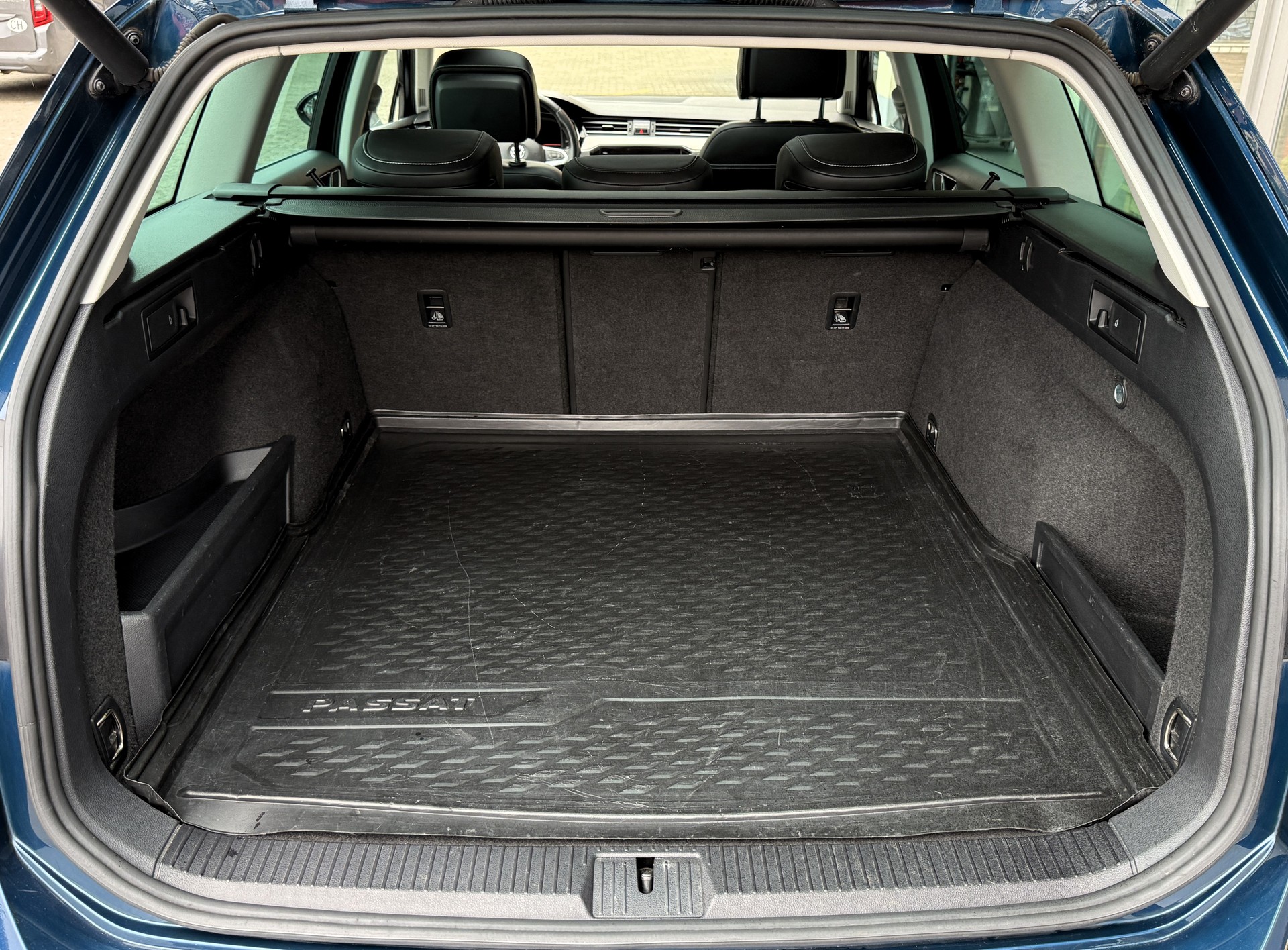 VW Passat 2.0 TDI BMT Elegance 4Motion DSG-image-6