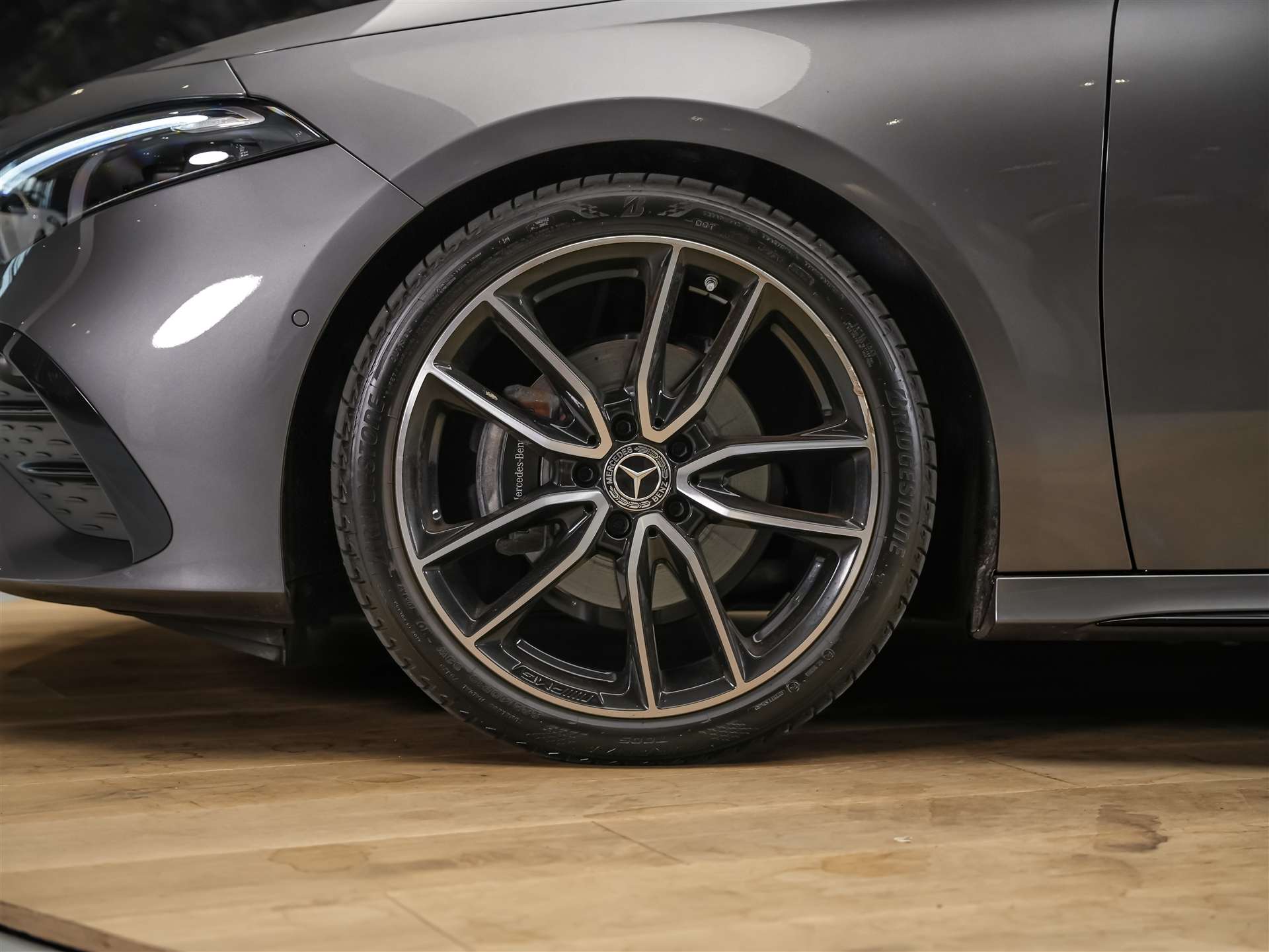 MERCEDES-BENZ A 200 Night Star AMG Line *Werksgarantie*Abstandsregler*-image-15