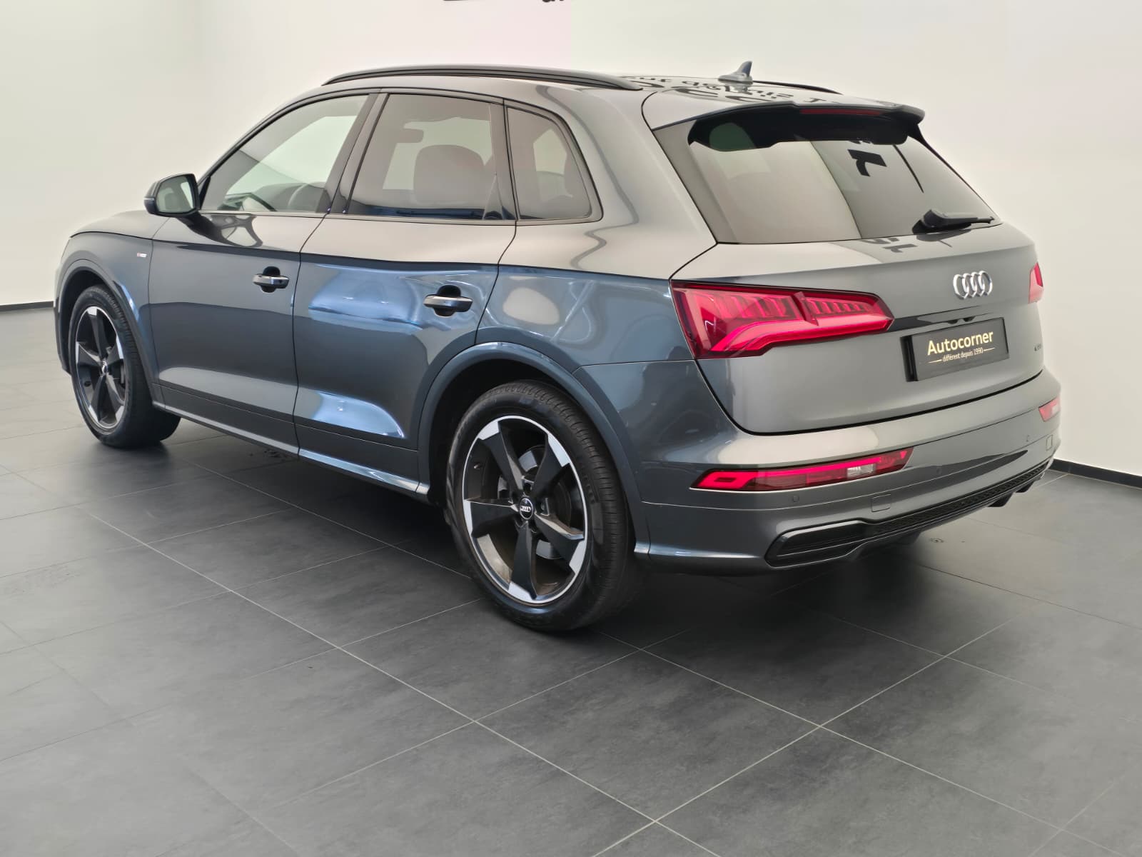 AUDI Q5 2.0 TDI sport quattro S-tronic-image-8