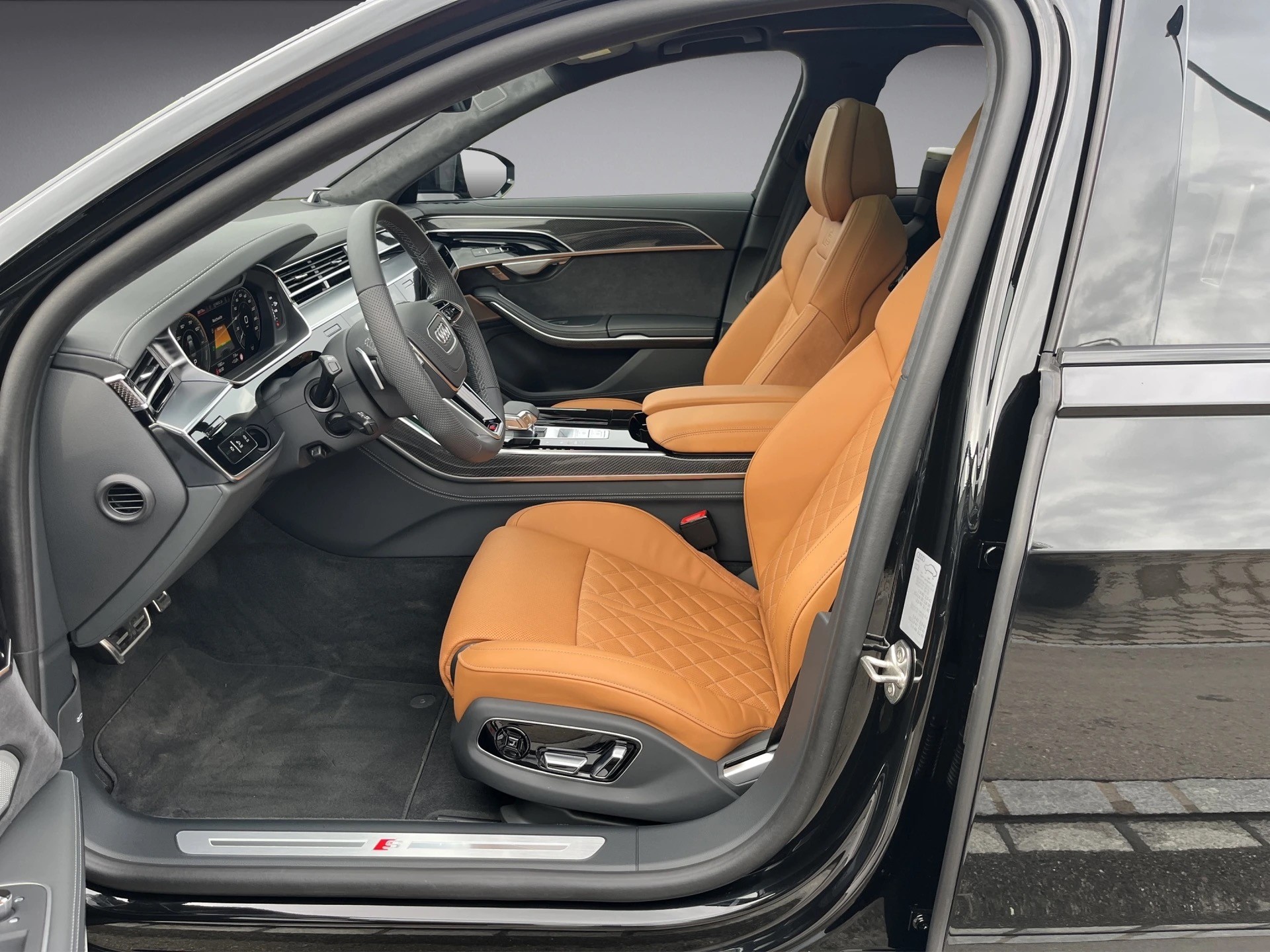 AUDI A8 60 L TFSI e qu*Np.214'500.- / 4-Plätzer / 5-Jahre Audi Garantie*-image-2