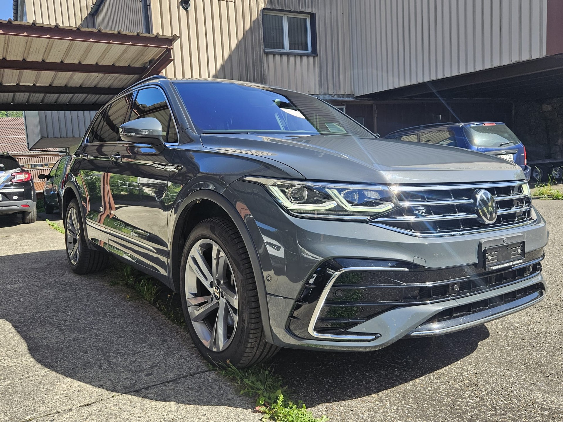 VW Tiguan 2.0 TDI SCR R-Line 4Motion DSG-image-5