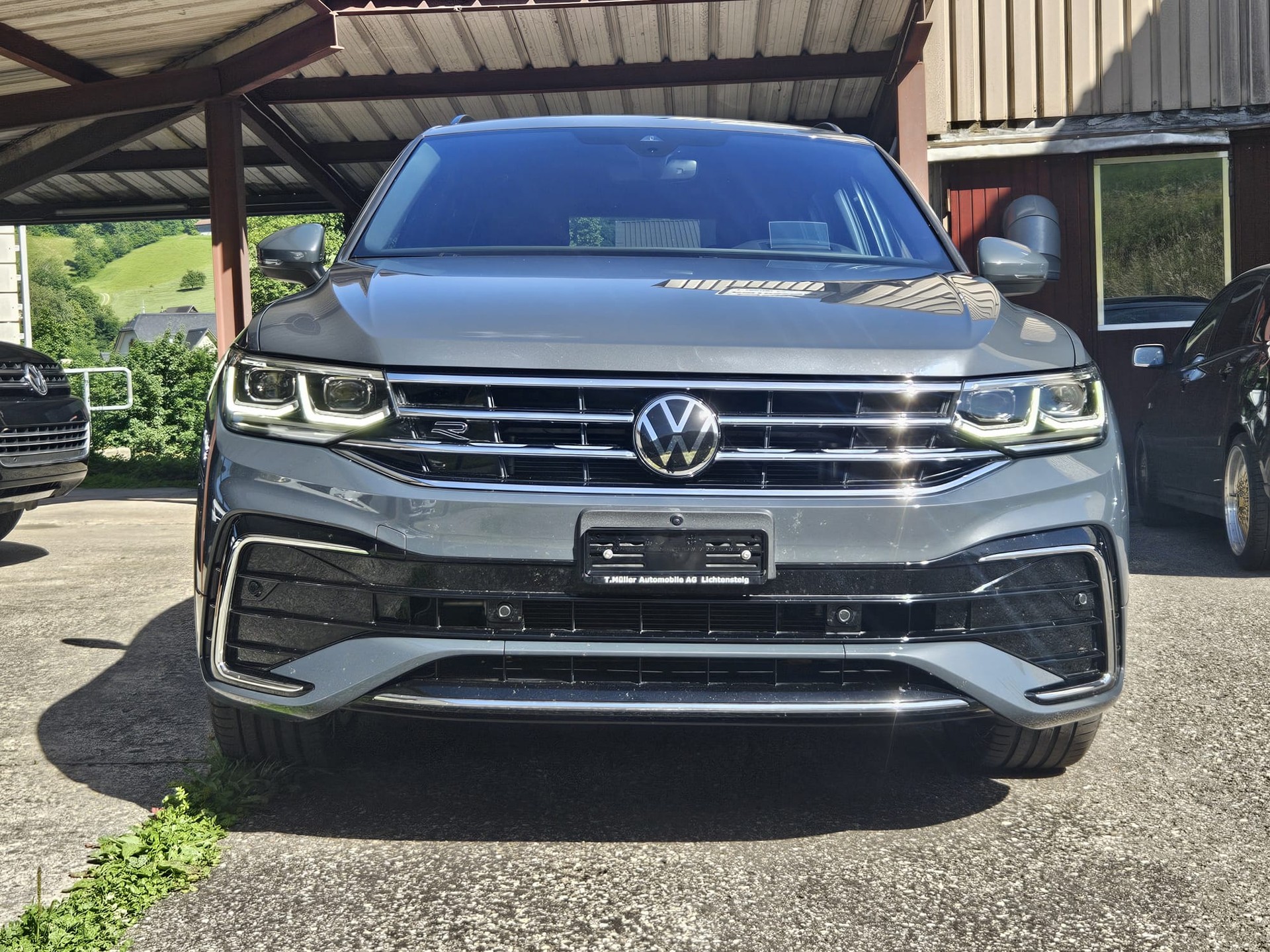 VW Tiguan 2.0 TDI SCR R-Line 4Motion DSG-image-0
