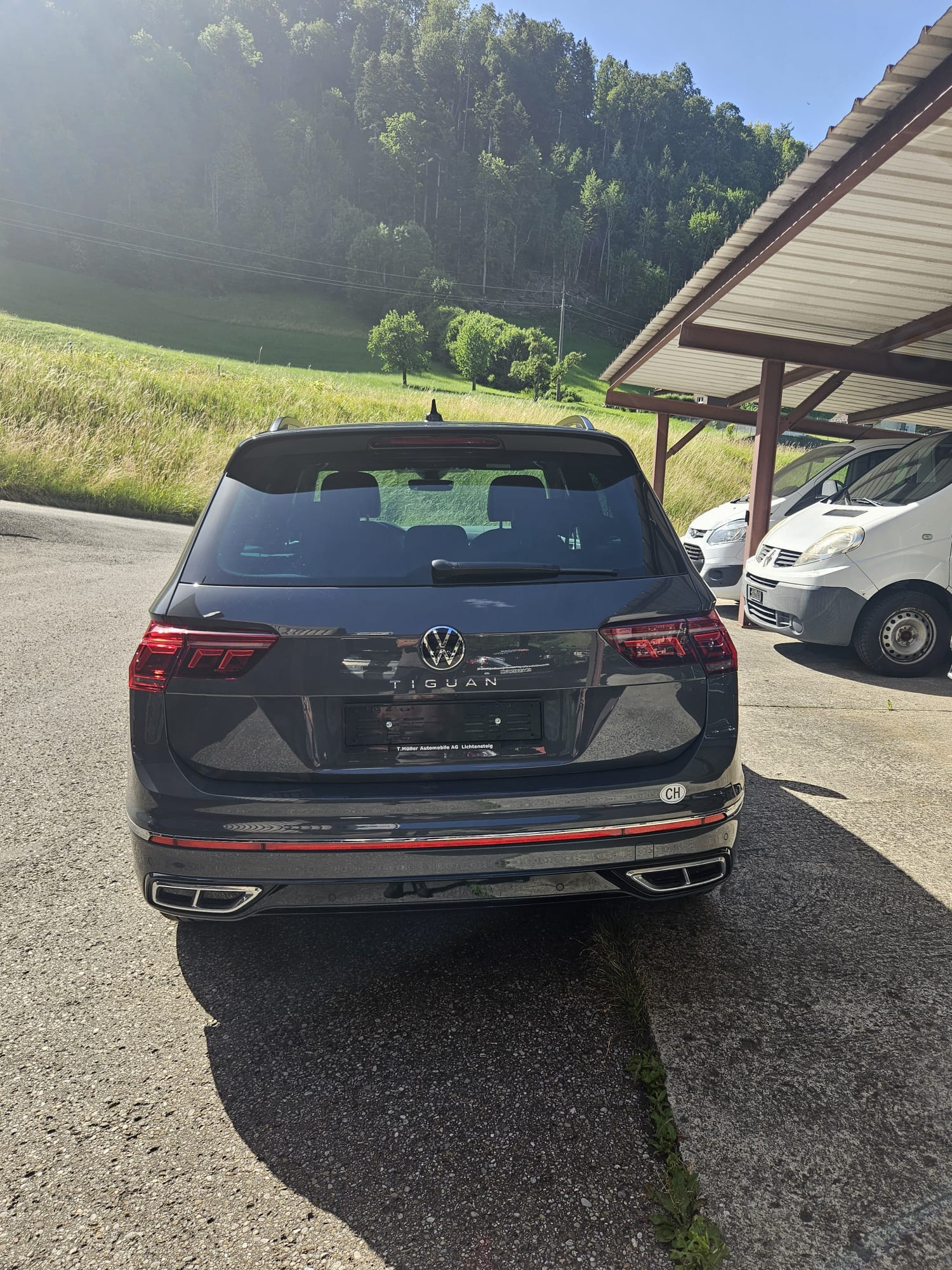 VW Tiguan 2.0 TDI SCR R-Line 4Motion DSG-image-1
