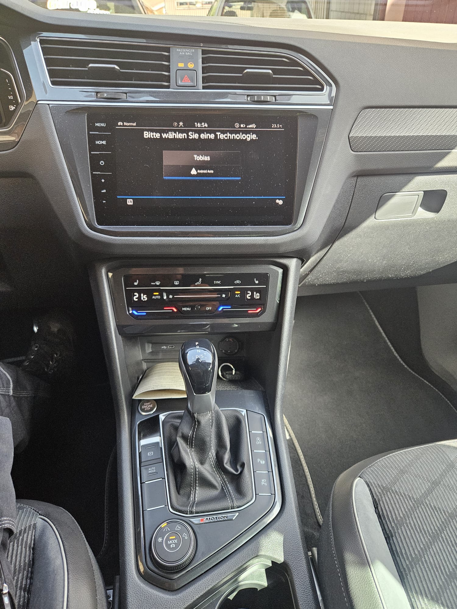 VW Tiguan 2.0 TDI SCR R-Line 4Motion DSG-image-14