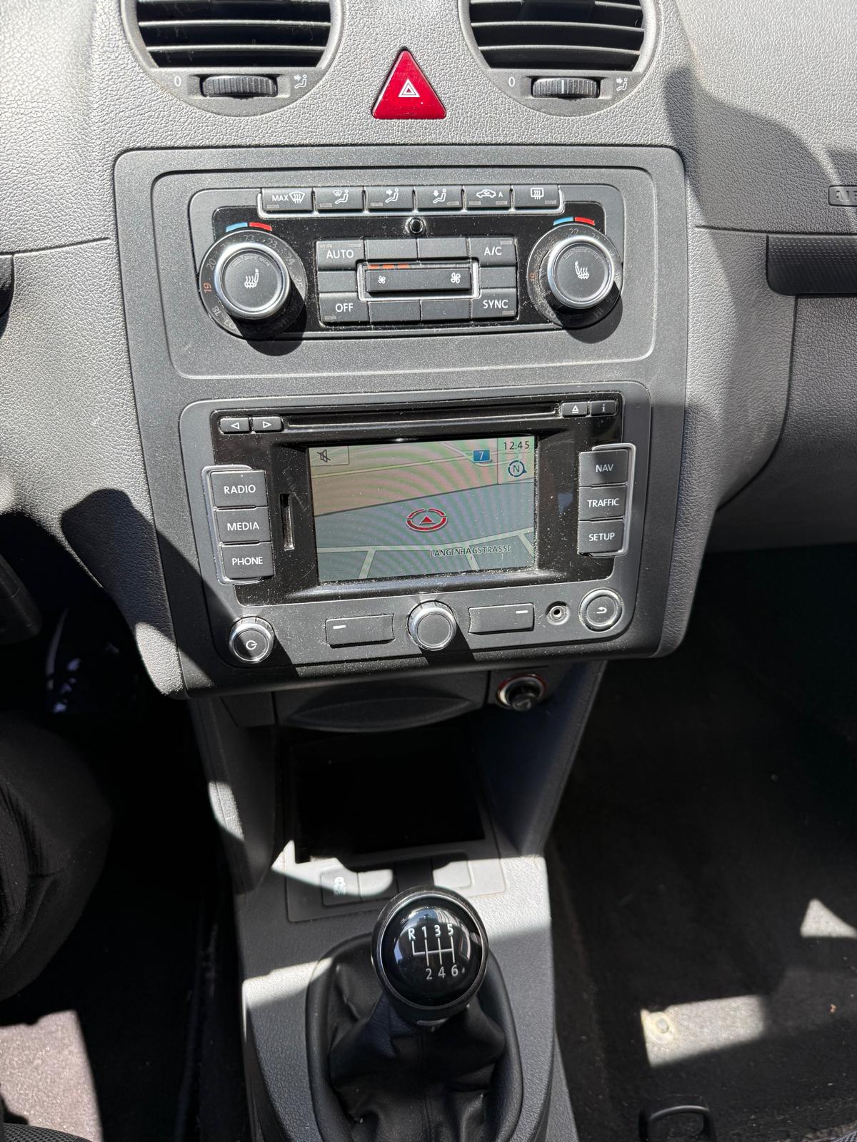 VW Caddy 2.0 TDI 4Motion Trendline-image-9