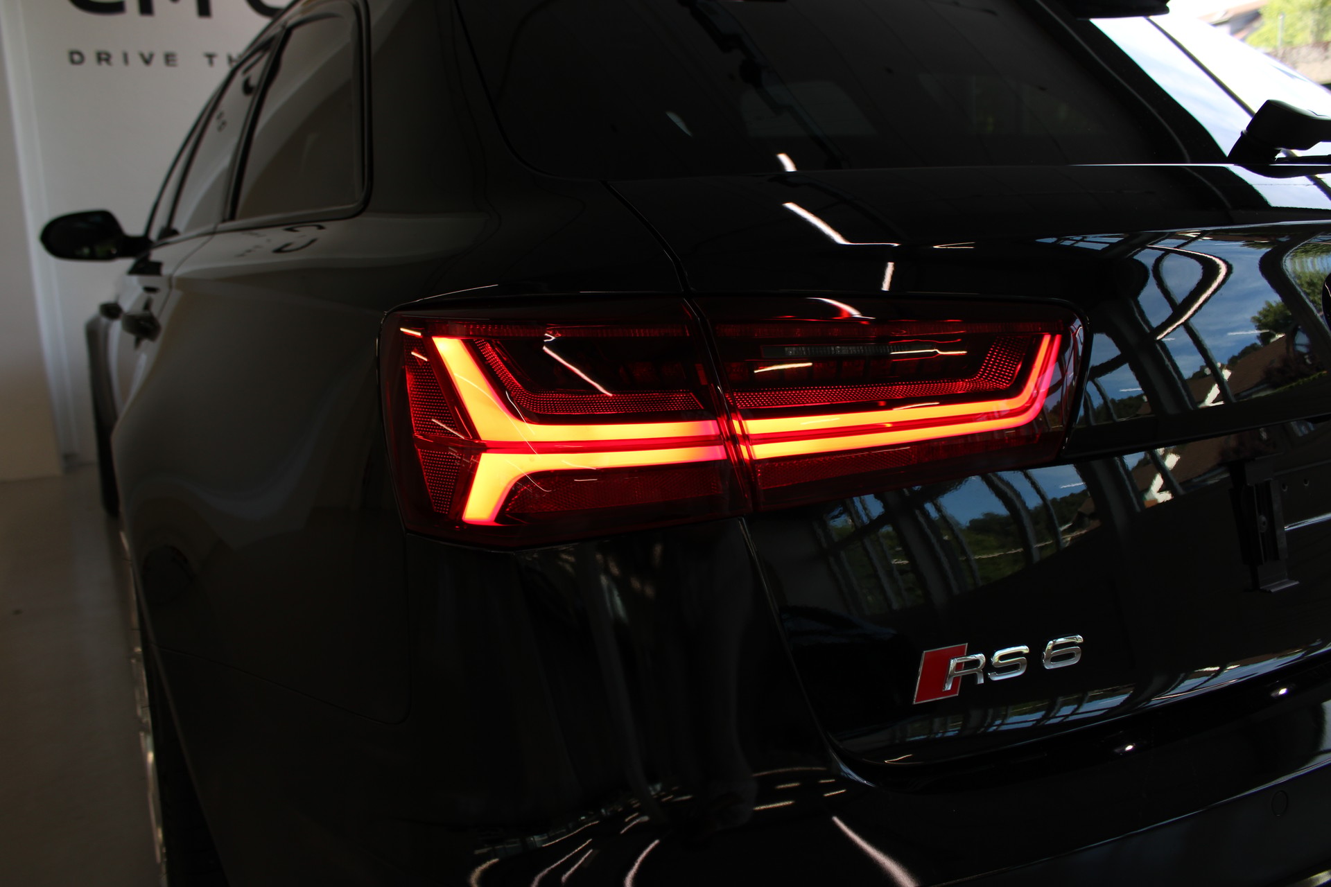 AUDI RS6 Avant 4.0 TFSI V8 performance quattro-image-12