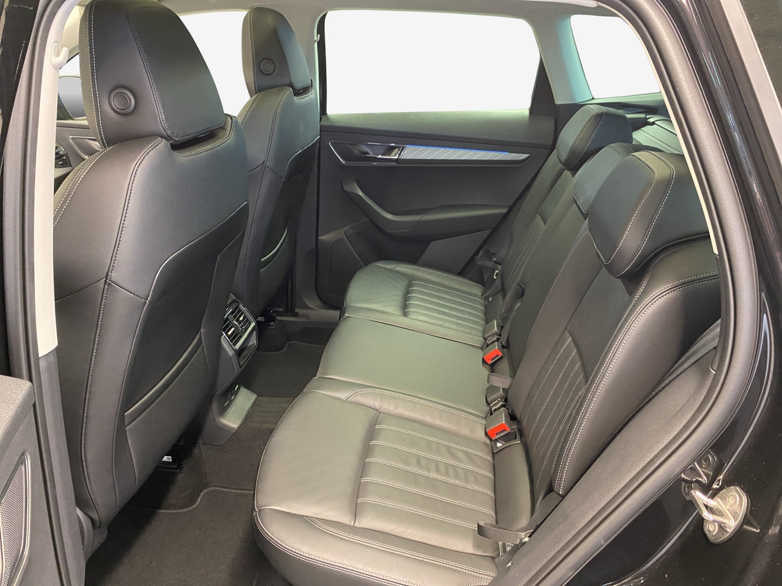 SKODA Karoq 1.5 TSI Style DSG-image-11