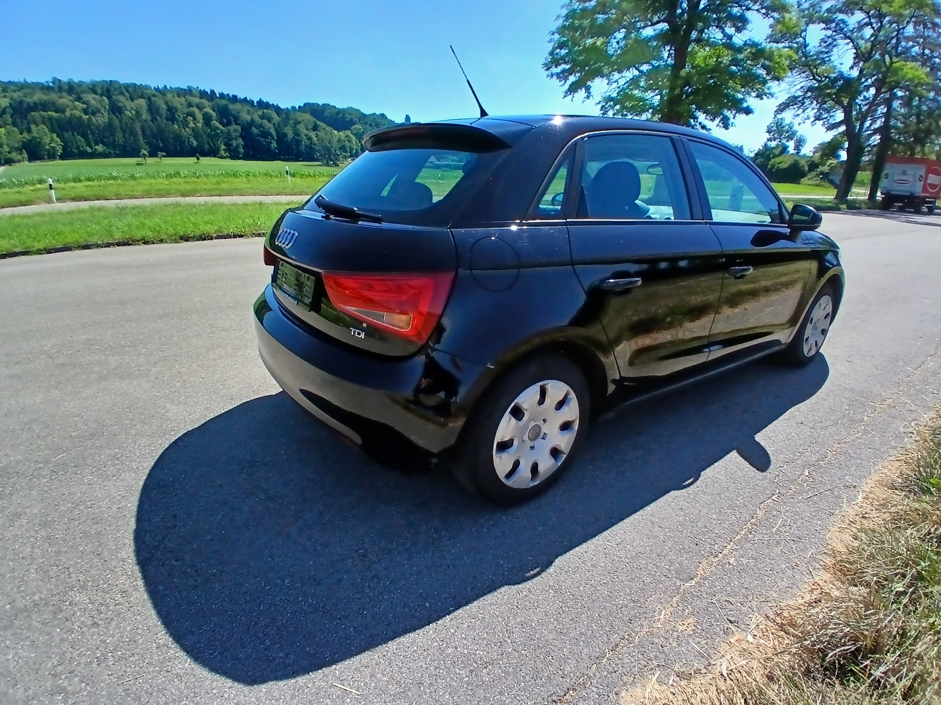AUDI A1 Sportback 1.6 TDI Attraction DSG-image-4
