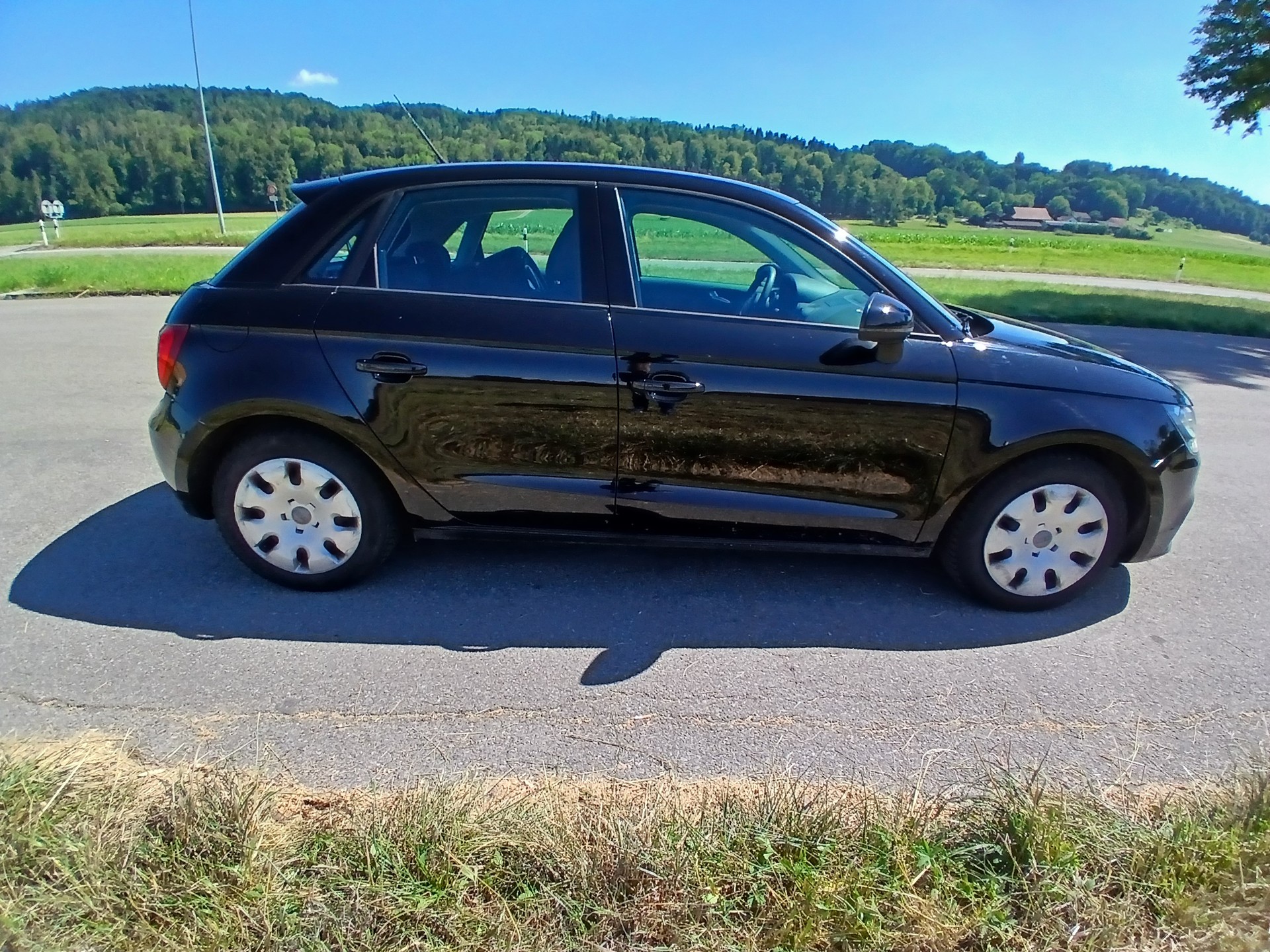 AUDI A1 Sportback 1.6 TDI Attraction DSG-image-5