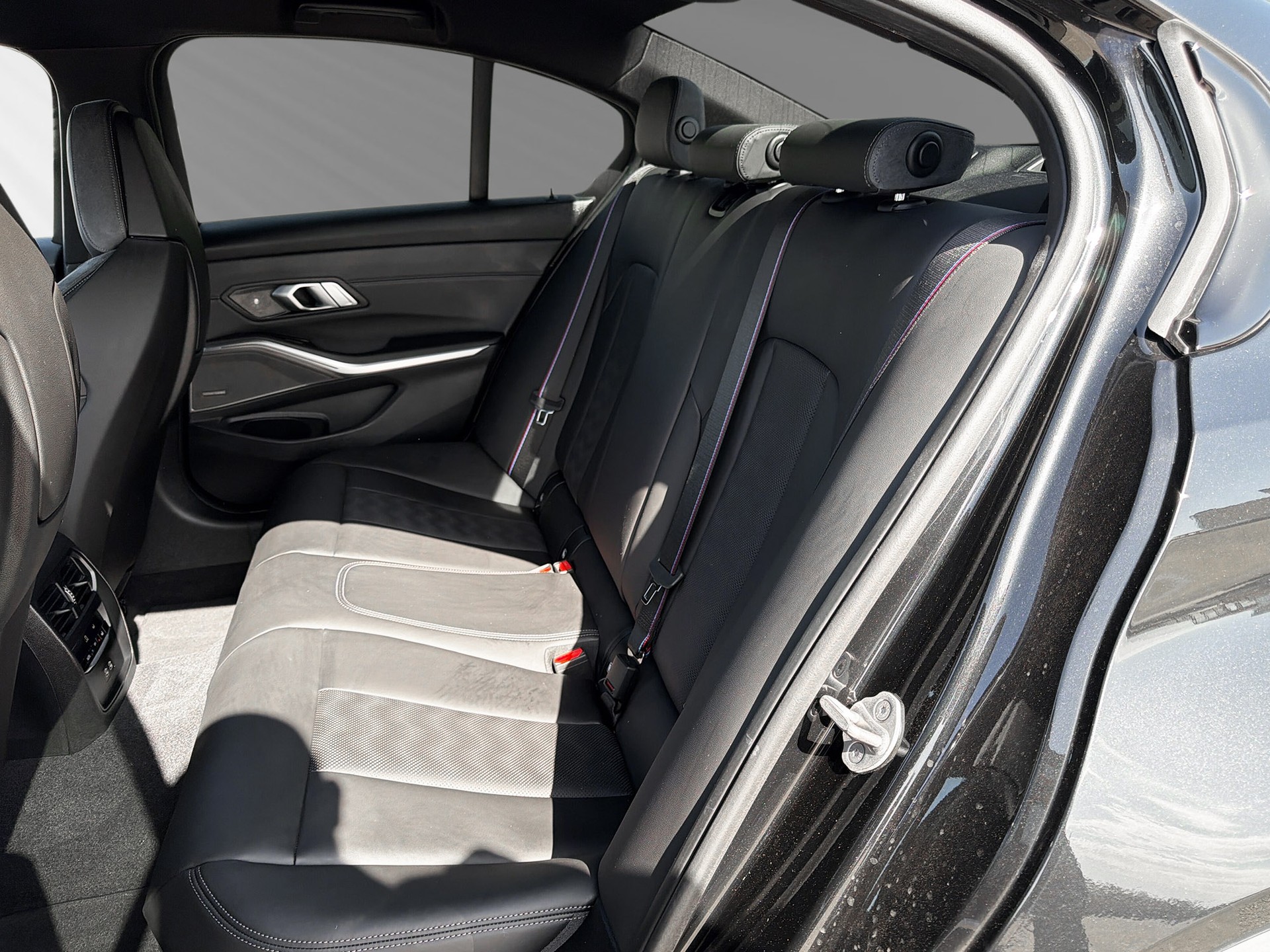 BMW M3 Competition M xDrive-image-5