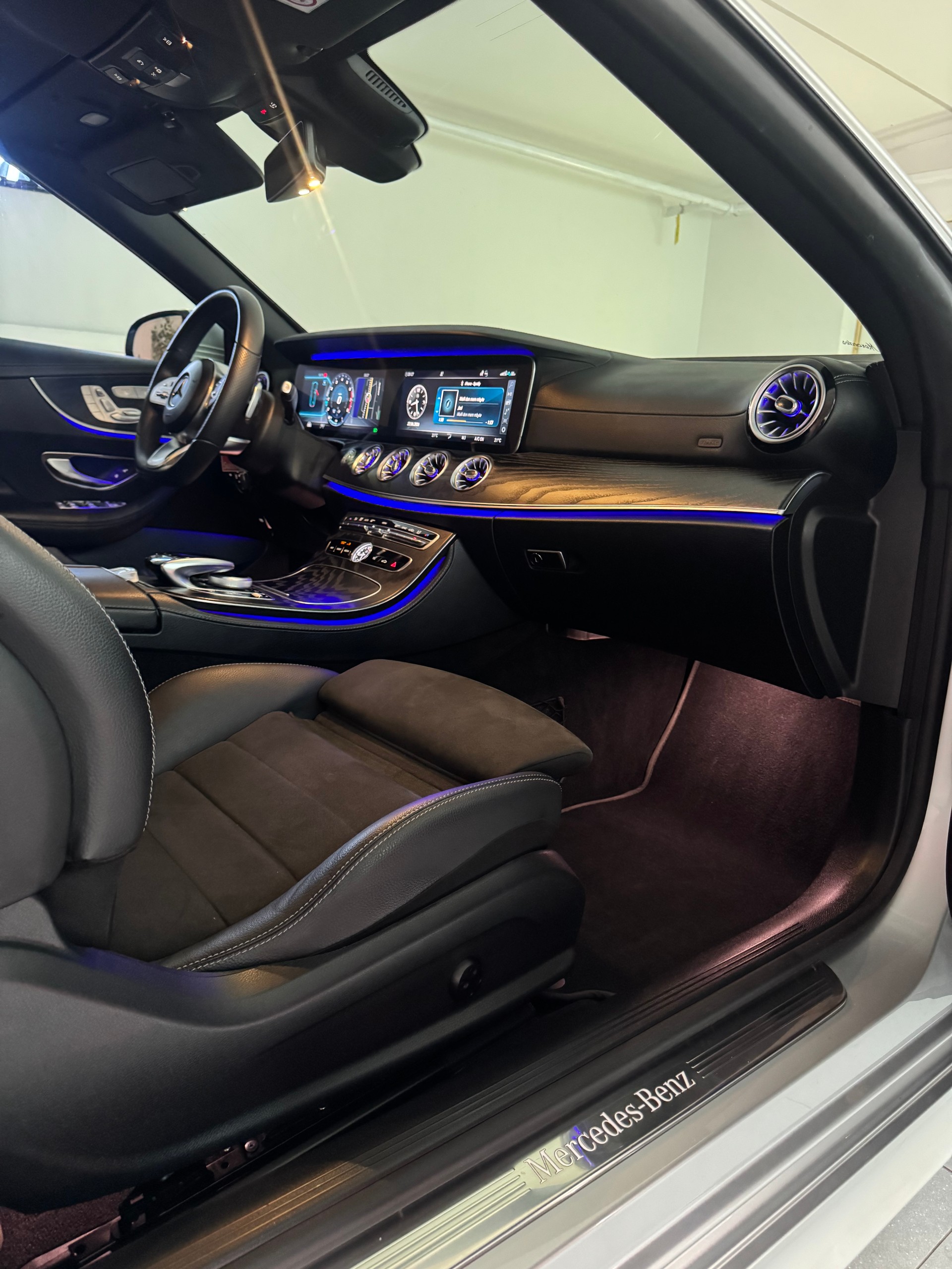 MERCEDES-BENZ E 200 Cabriolet AMG Line 9G-Tronic*CH-Fahrzeug*-image-13