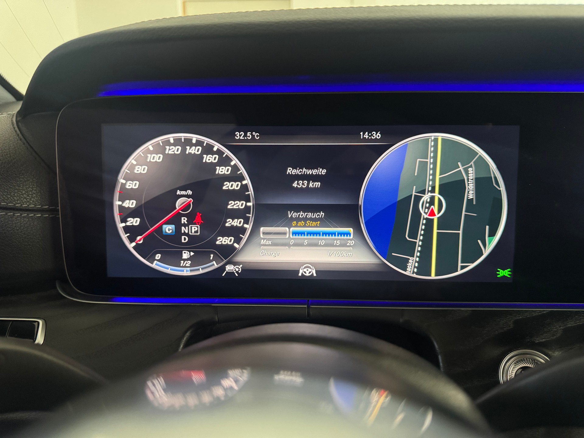 MERCEDES-BENZ E 200 Cabriolet AMG Line 9G-Tronic*CH-Fahrzeug*-image-23