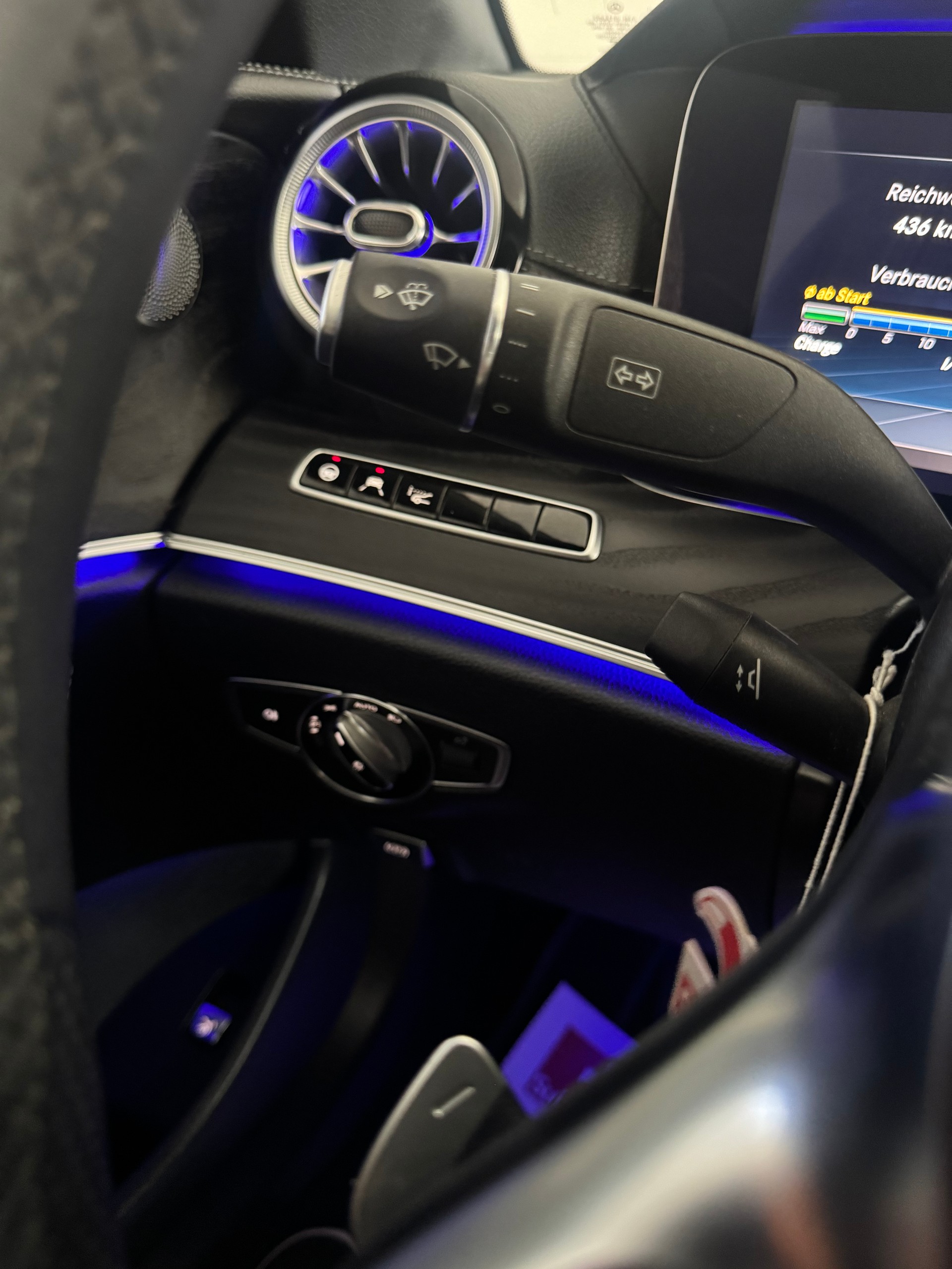 MERCEDES-BENZ E 200 Cabriolet AMG Line 9G-Tronic*CH-Fahrzeug*-image-30