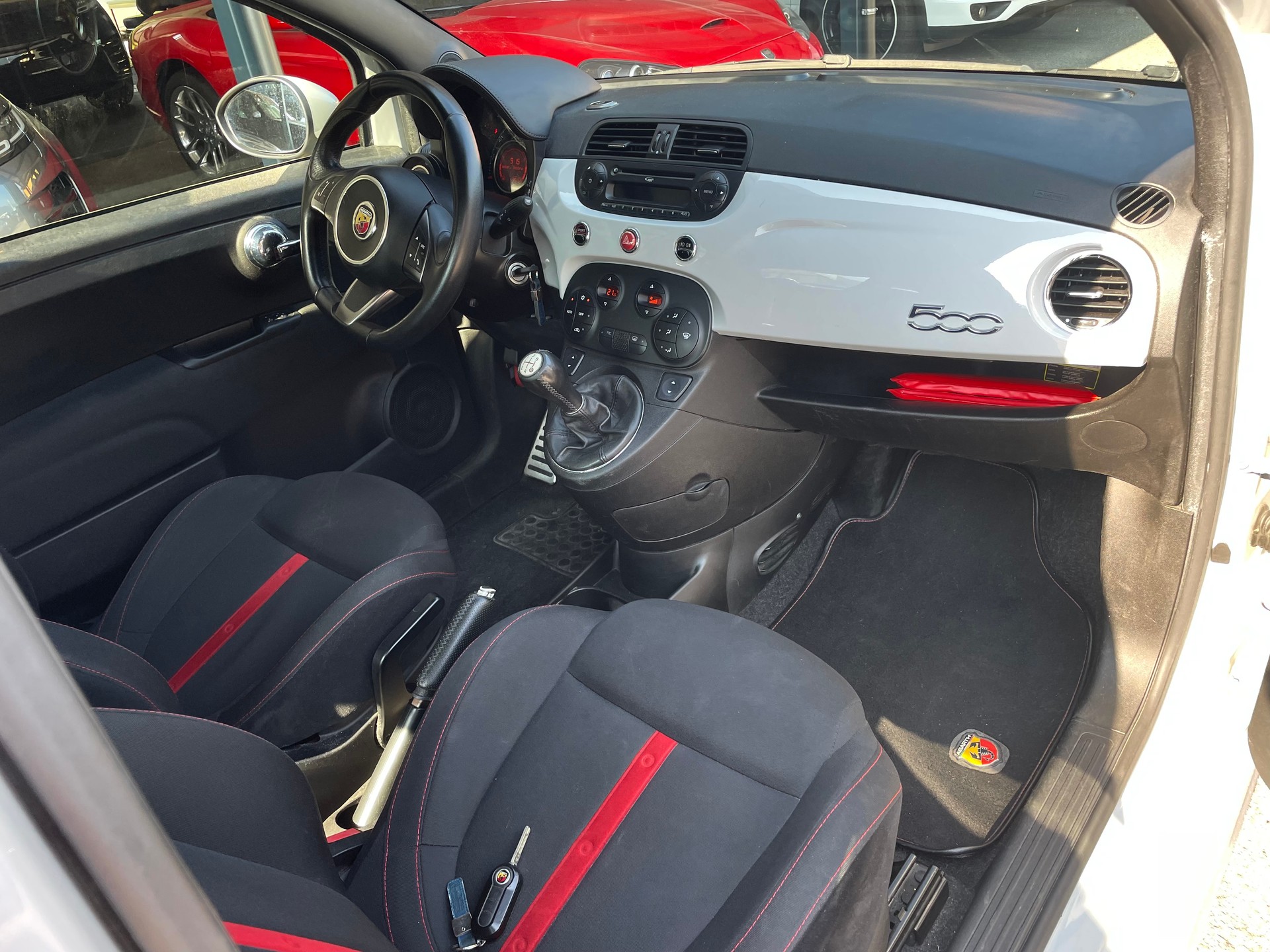 FIAT 500 1.4 16V Turbo Abarth-image-8