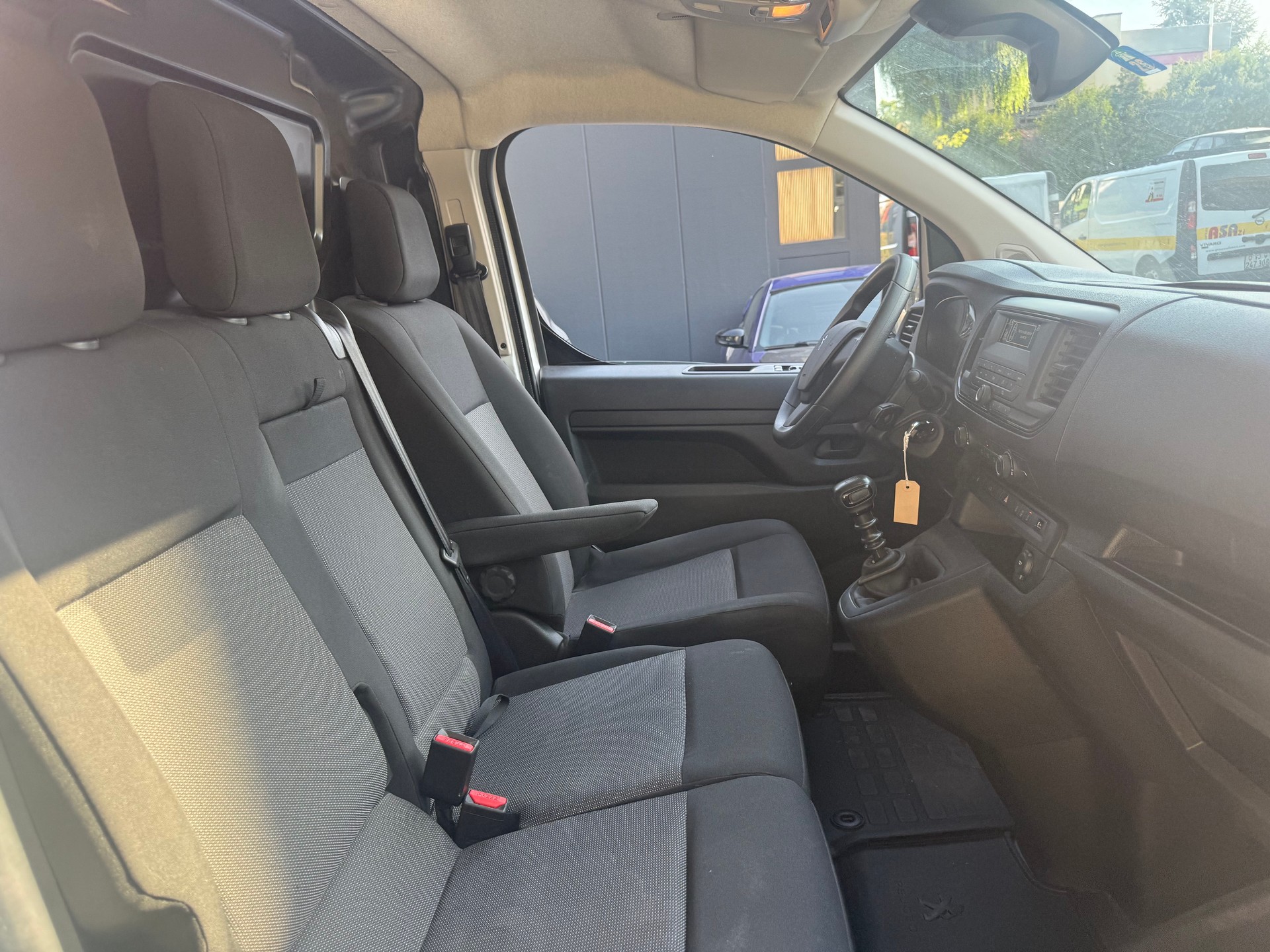 PEUGEOT Expert 1.5 BlueHDi 120 S&S Standard-image-7