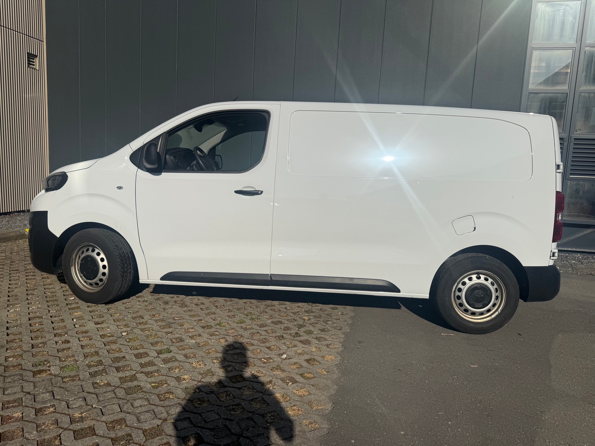 PEUGEOT Expert 1.5 BlueHDi 120 S&S Standard-image-1