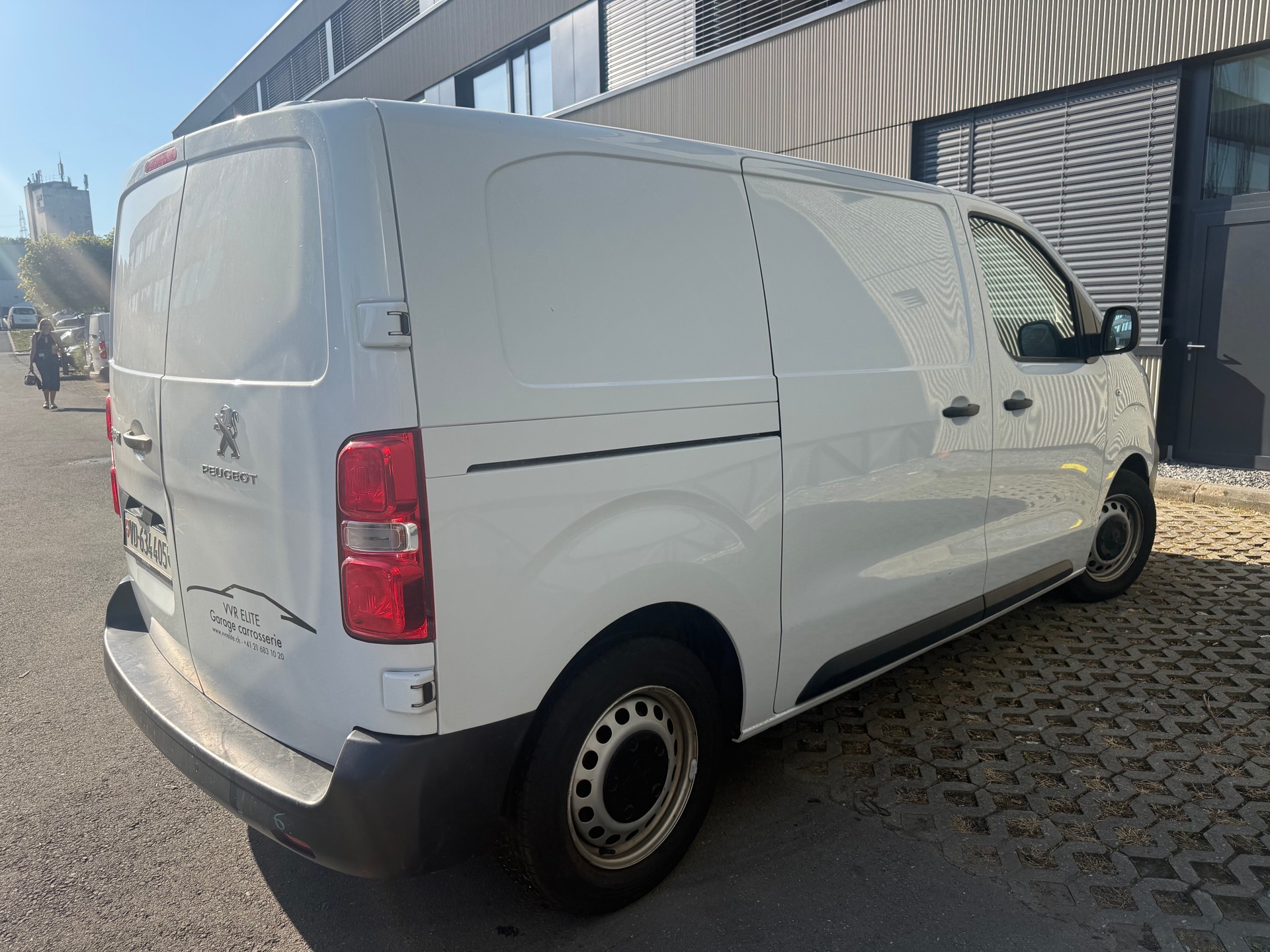PEUGEOT Expert 1.5 BlueHDi 120 S&S Standard-image-2