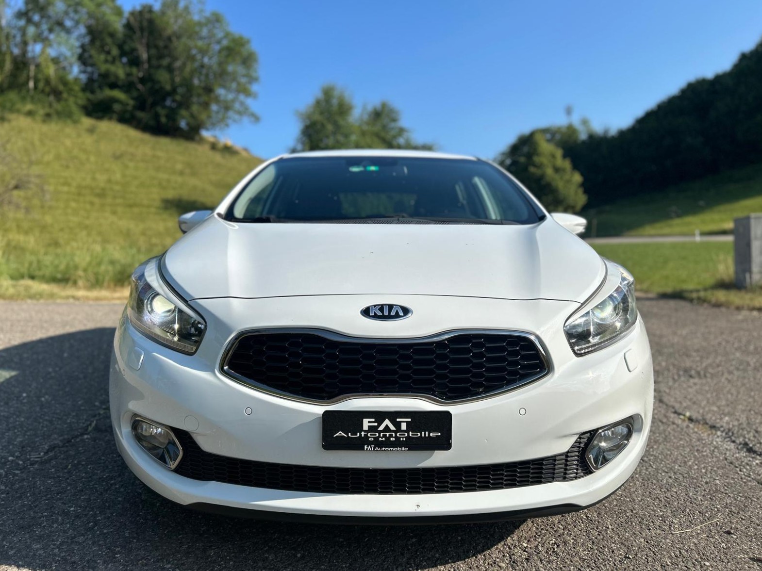 KIA Cee'd 1.6 GDi Trend-image-7