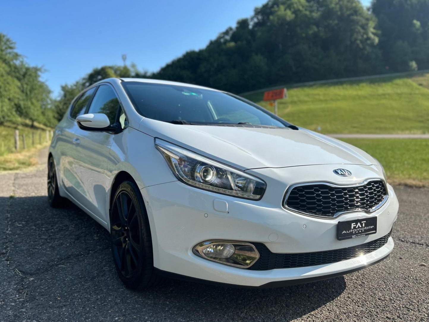 KIA Cee'd 1.6 GDi Trend-image-6