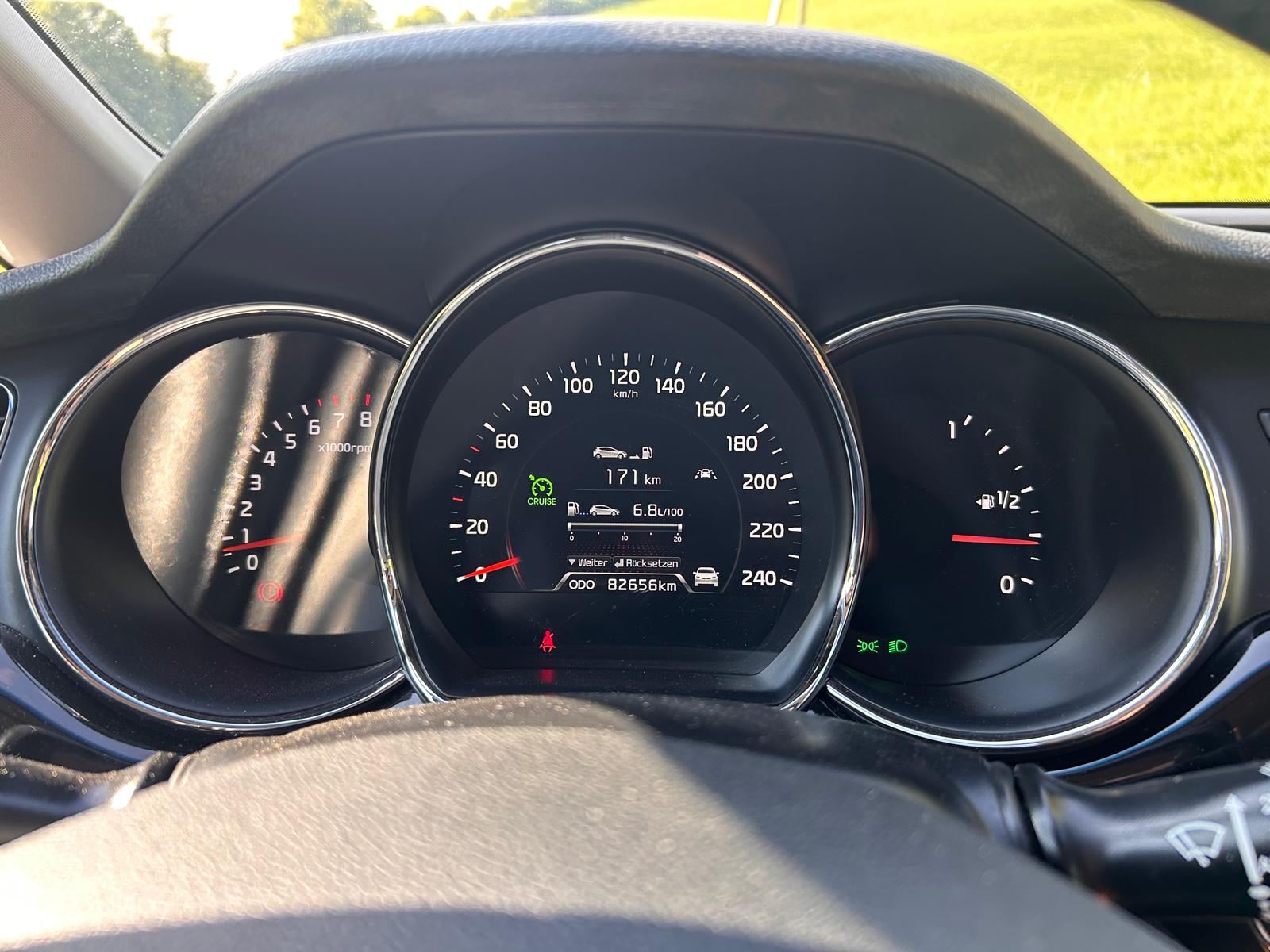KIA Cee'd 1.6 GDi Trend-image-17