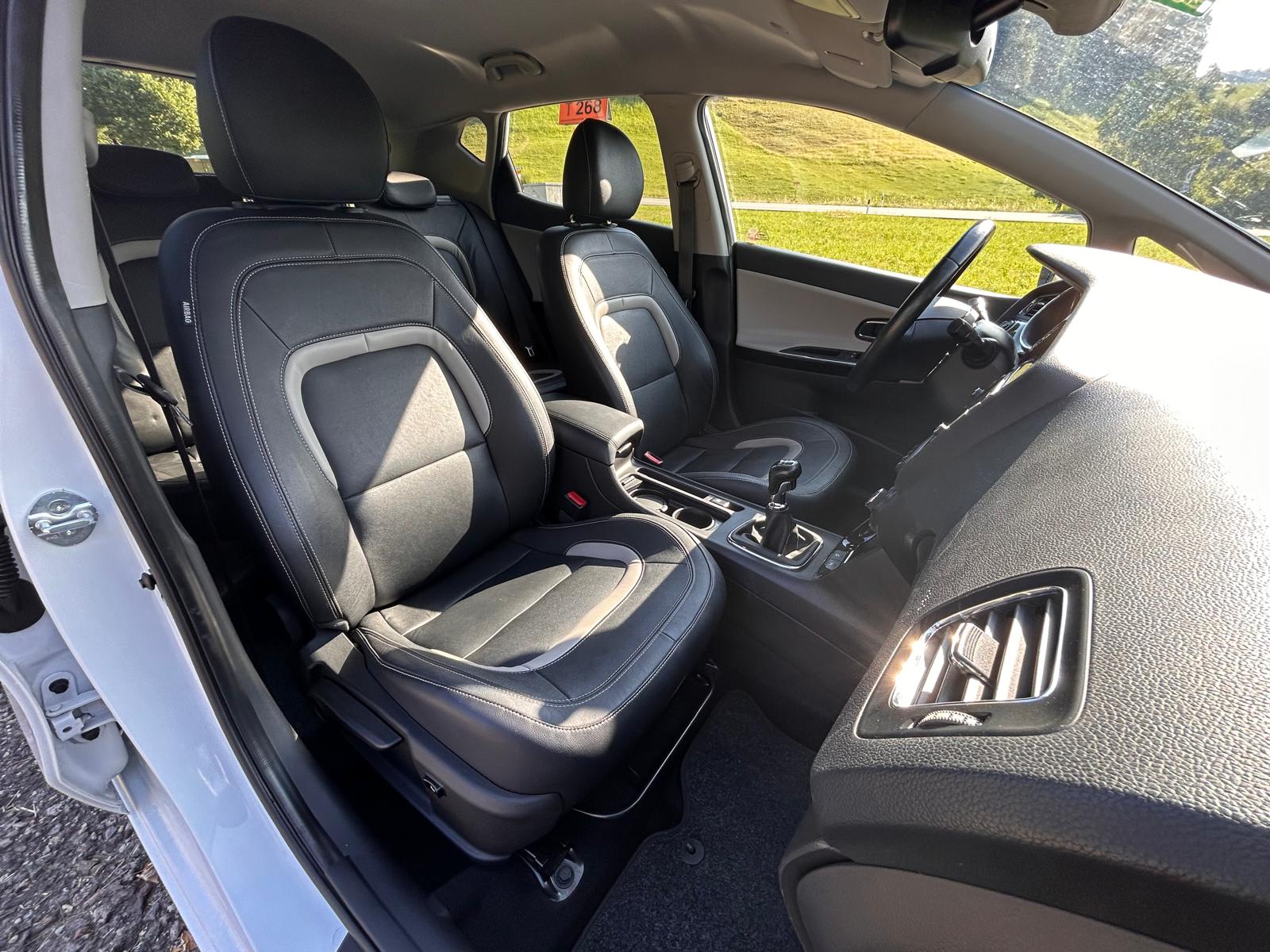 KIA Cee'd 1.6 GDi Trend-image-11