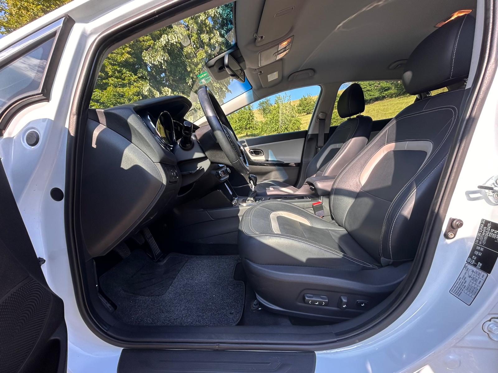 KIA Cee'd 1.6 GDi Trend-image-13