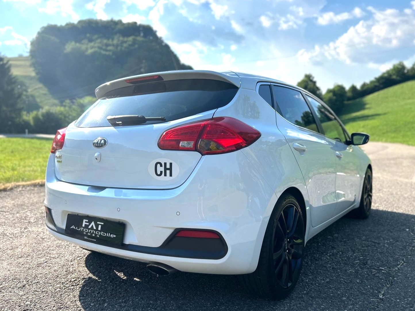 KIA Cee'd 1.6 GDi Trend-image-4