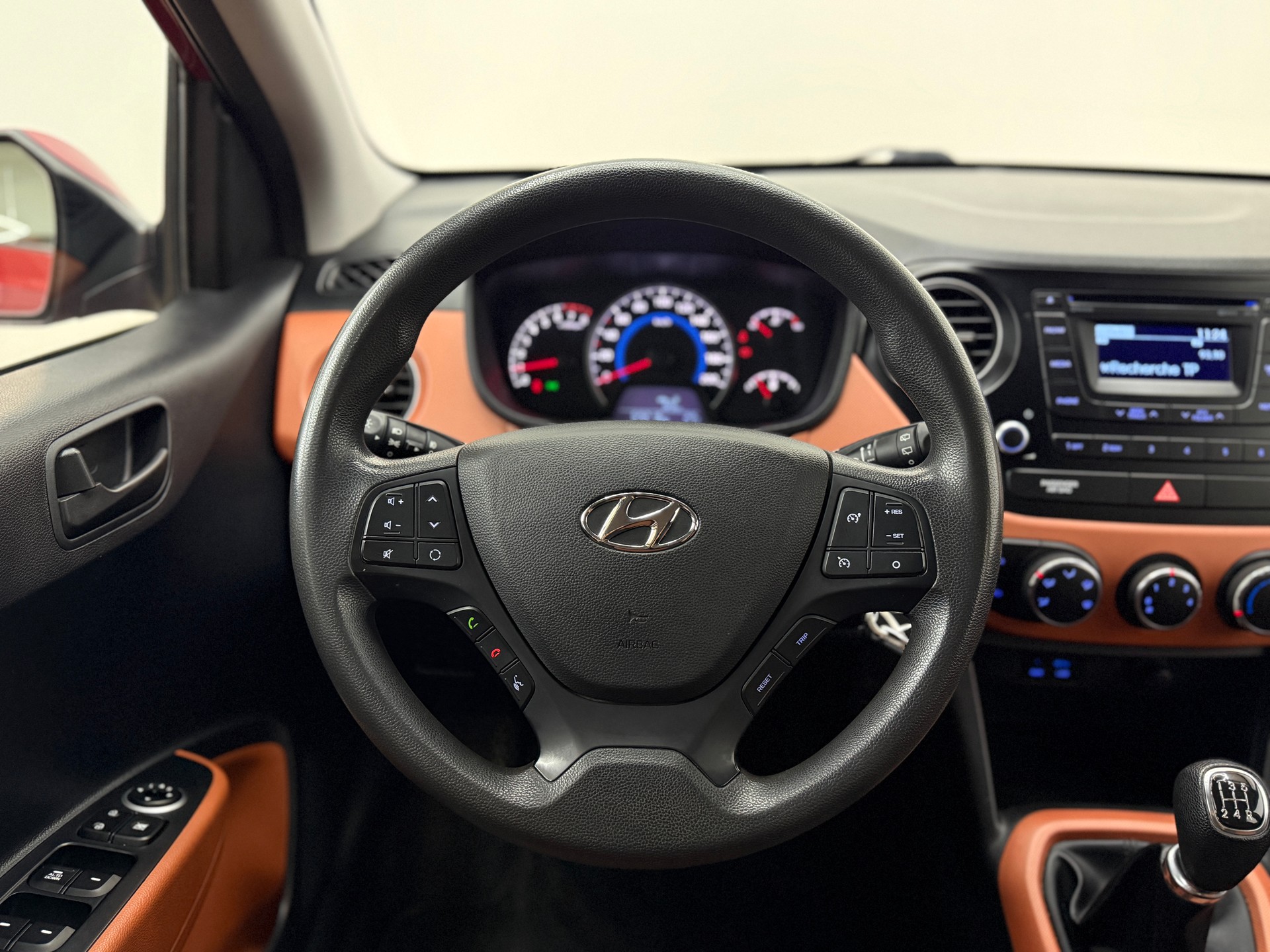 HYUNDAI i10 1.2 Style-image-26