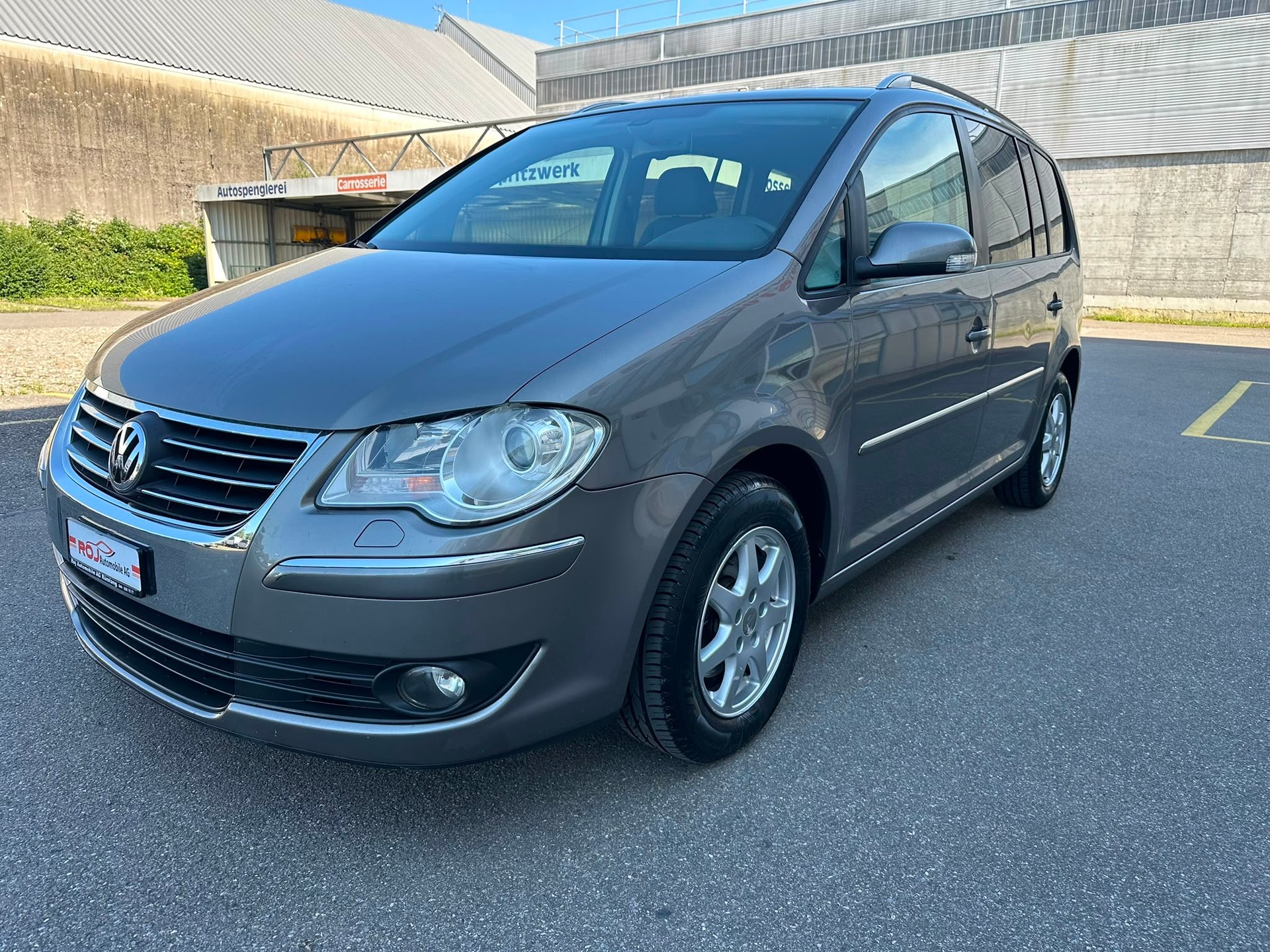 VW Touran 1.4 TSI Highline-image-1