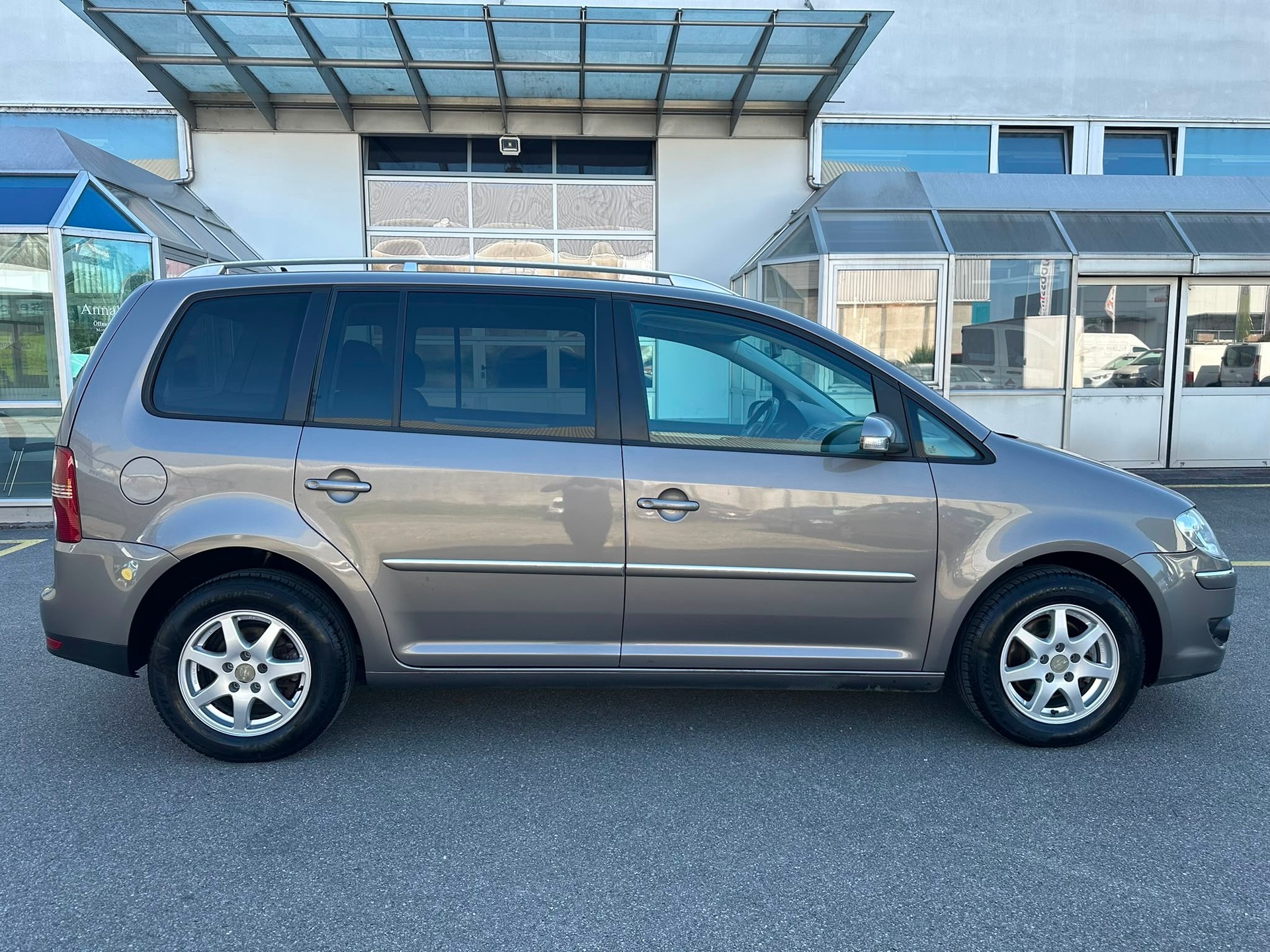 VW Touran 1.4 TSI Highline-image-4