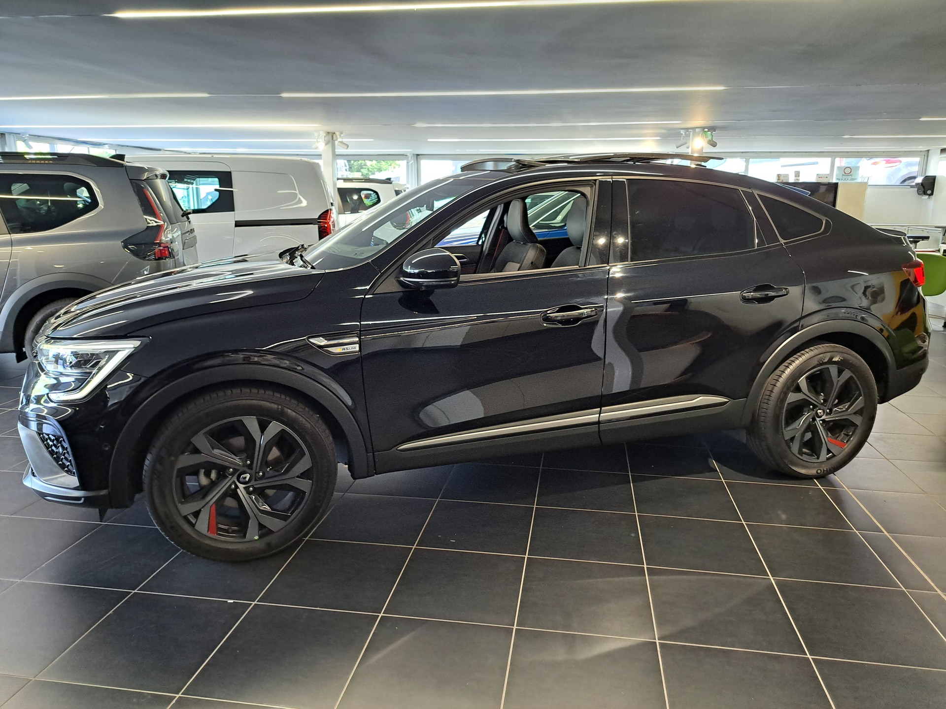 RENAULT Arkana 1.6 E-Tech R.S.Line-image-1