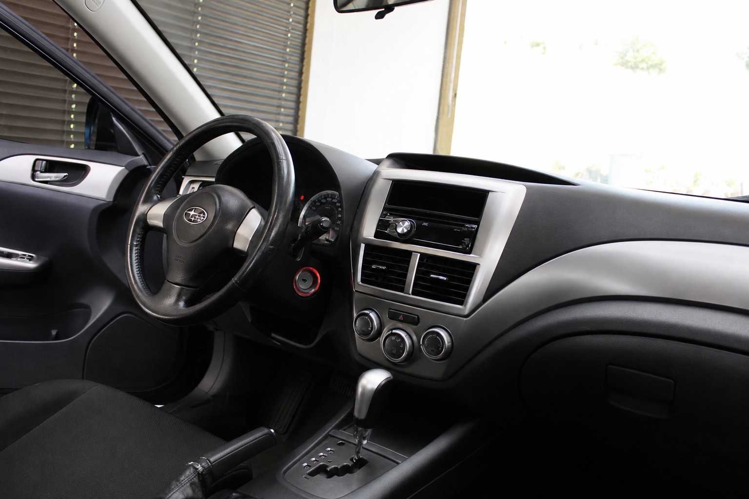 SUBARU Impreza 2.0R Comfort Automatic-image-6