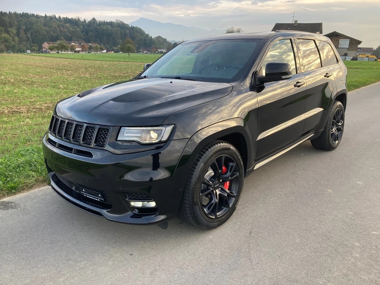 JEEP Grand Cherokee 6.4 V8 HEMI SRT8 Automatic-image-0