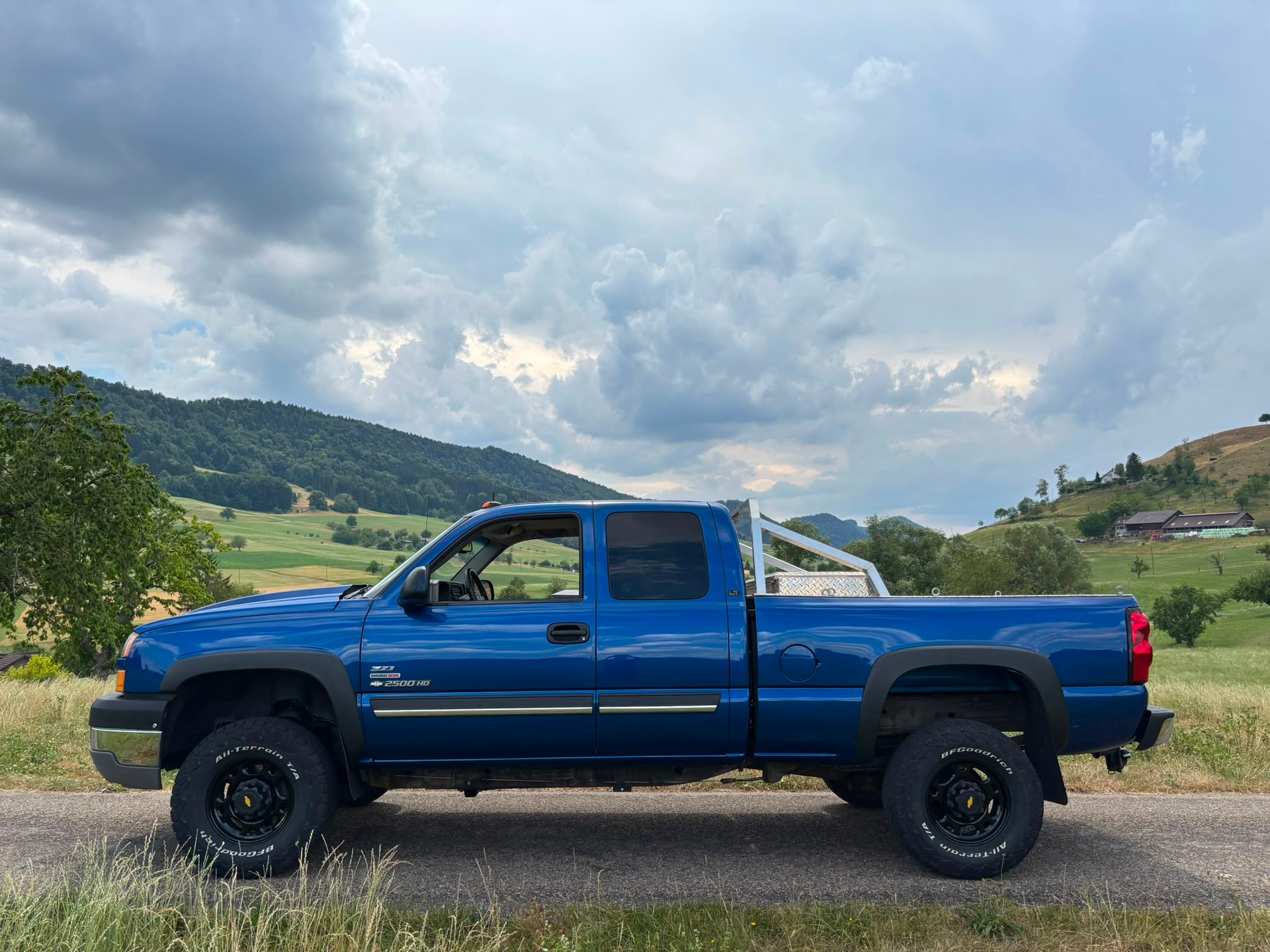 CHEVROLET Silverdado 2500HD-image-1