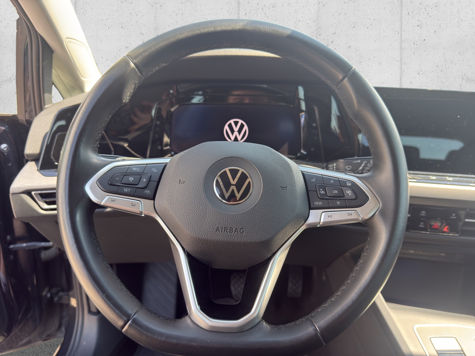 VW Golf Variant 2.0 TDI Style DSG-image-9