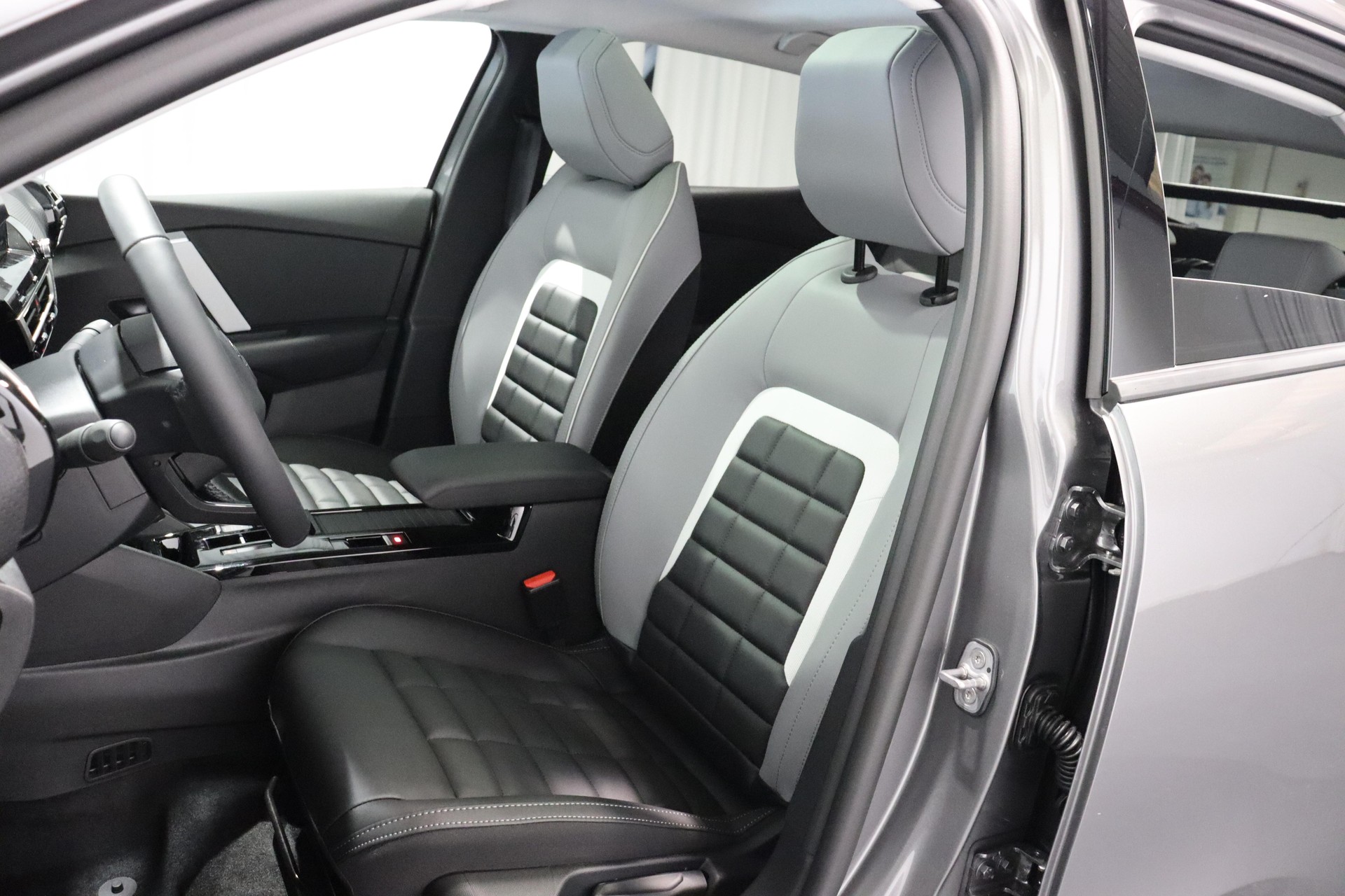 CITROEN C4 1.2 Hybrid Max-image-3