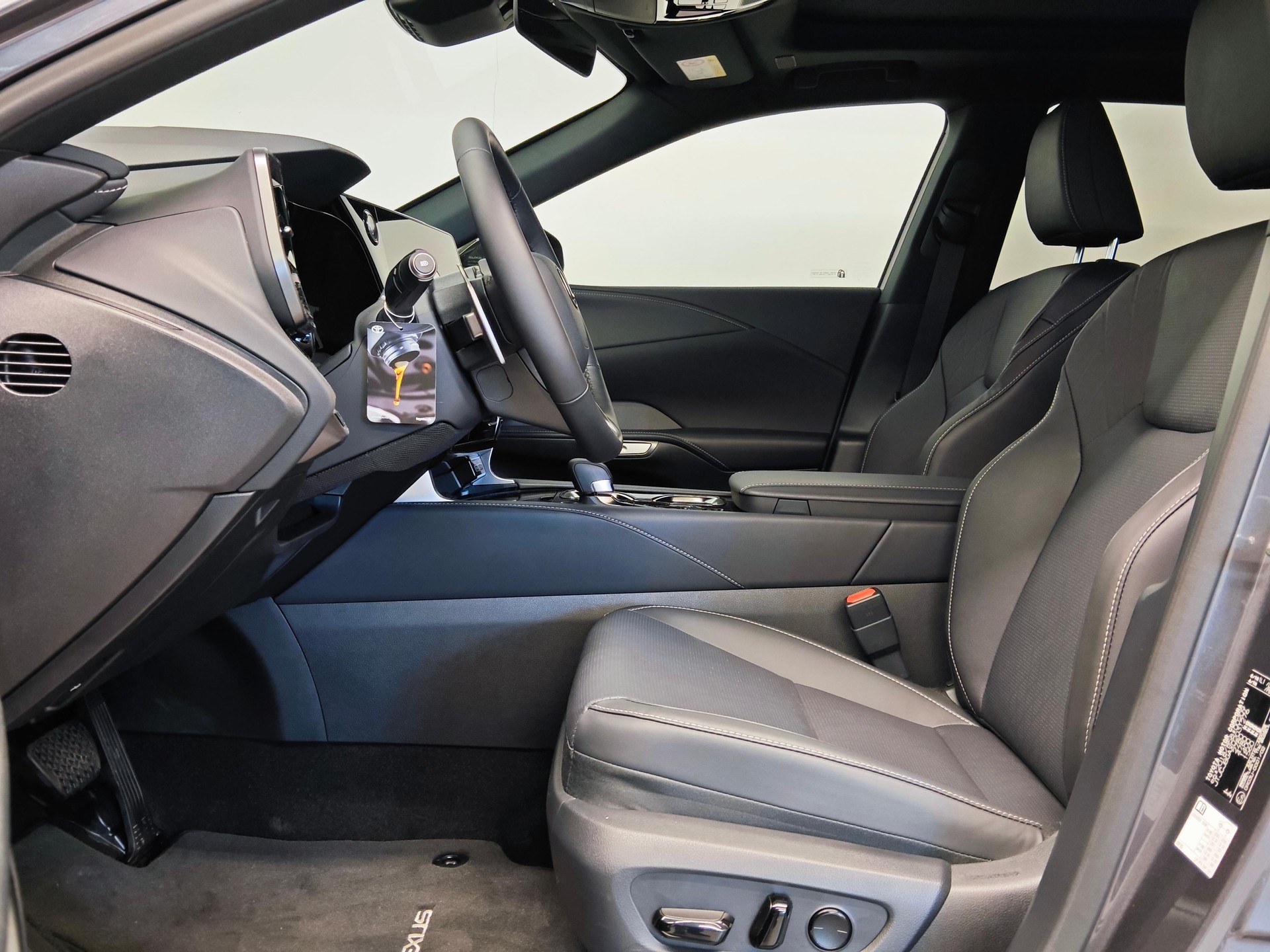 LEXUS RX 450h+ F-Line-image-4