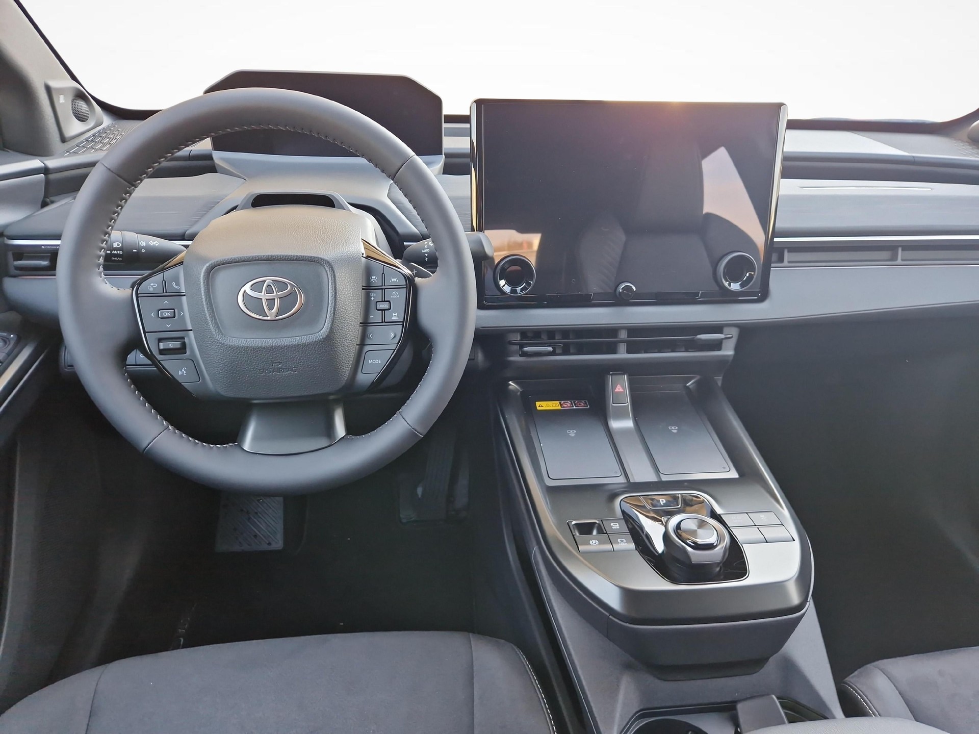TOYOTA C-HR+ Premium AWD-image-8