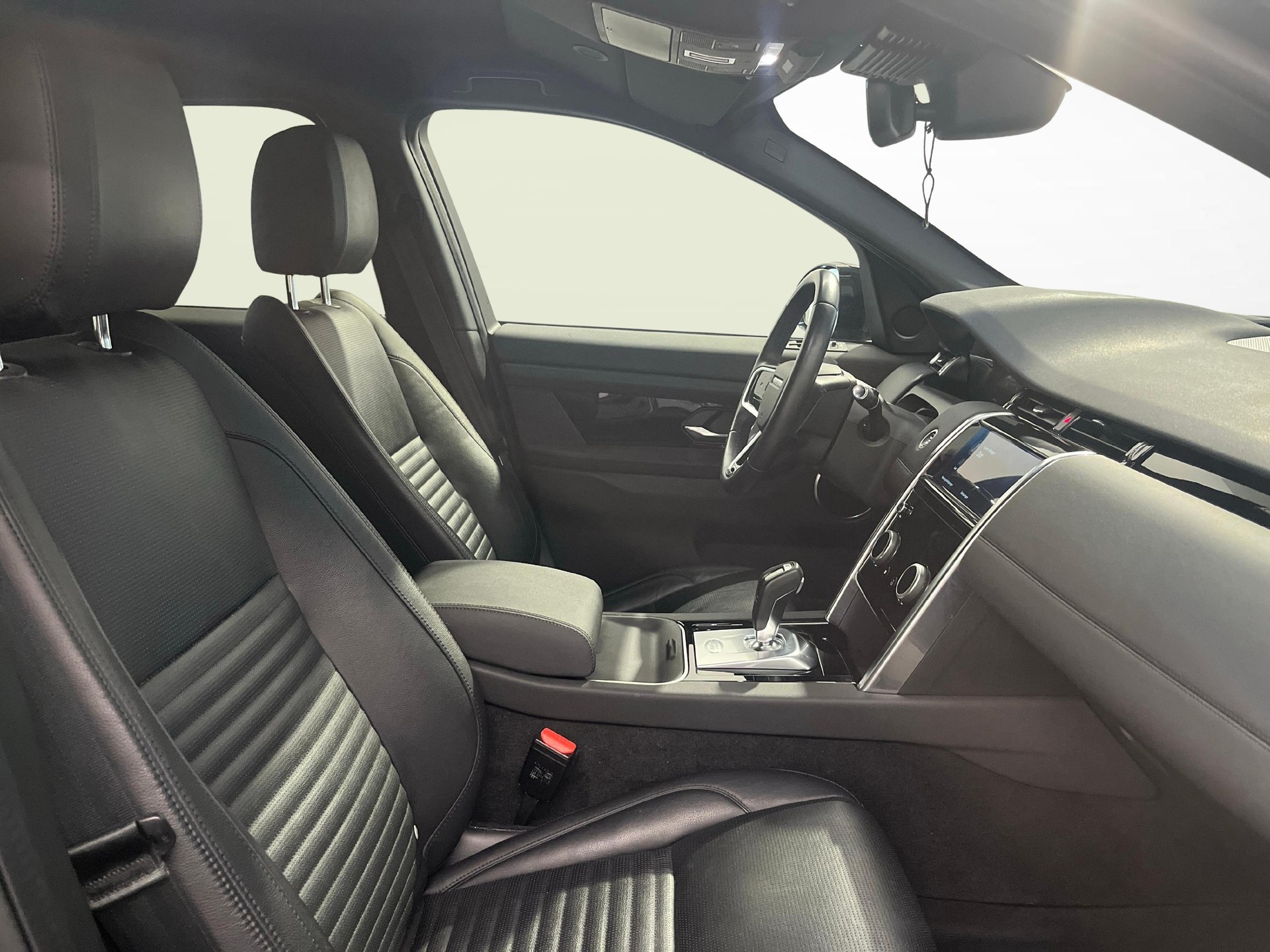 LAND ROVER Discovery Sport 2.0 Si4 S-image-9