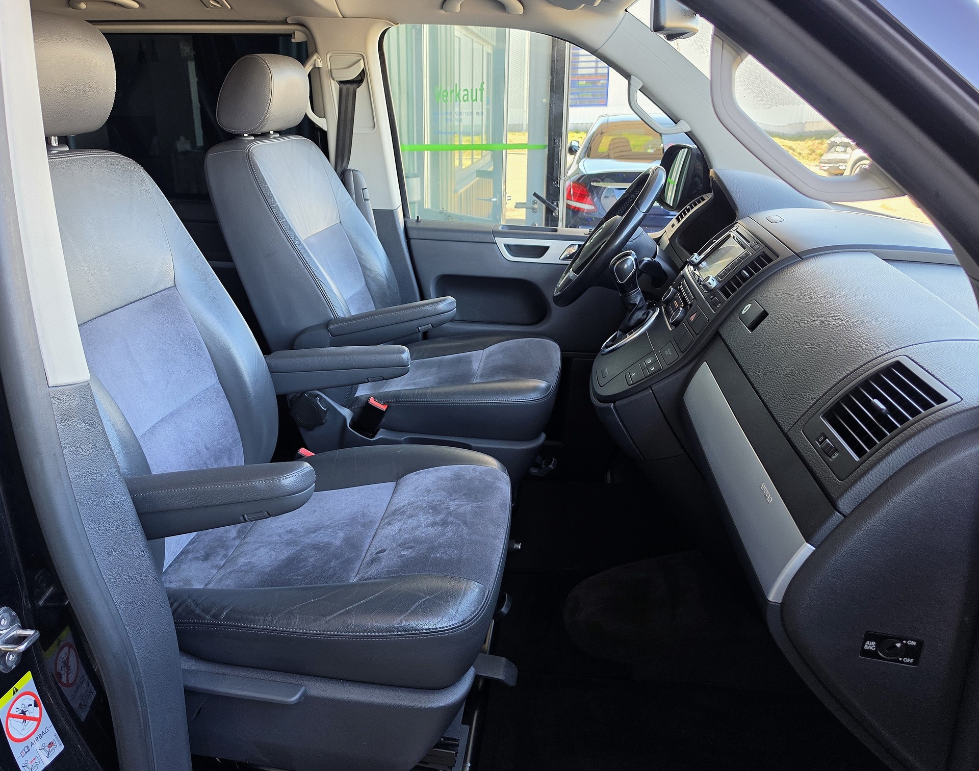 VW T5 Multivan 2.0 TDI 180 Highline DSG 4Motion-image-5
