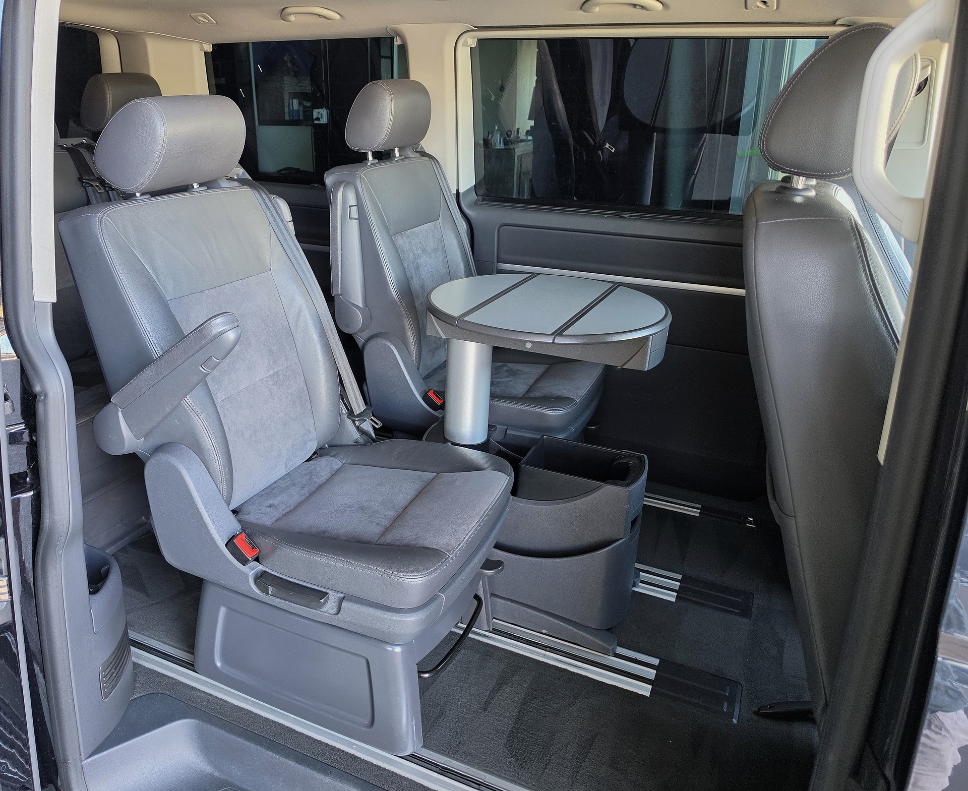 VW T5 Multivan 2.0 TDI 180 Highline DSG 4Motion-image-6