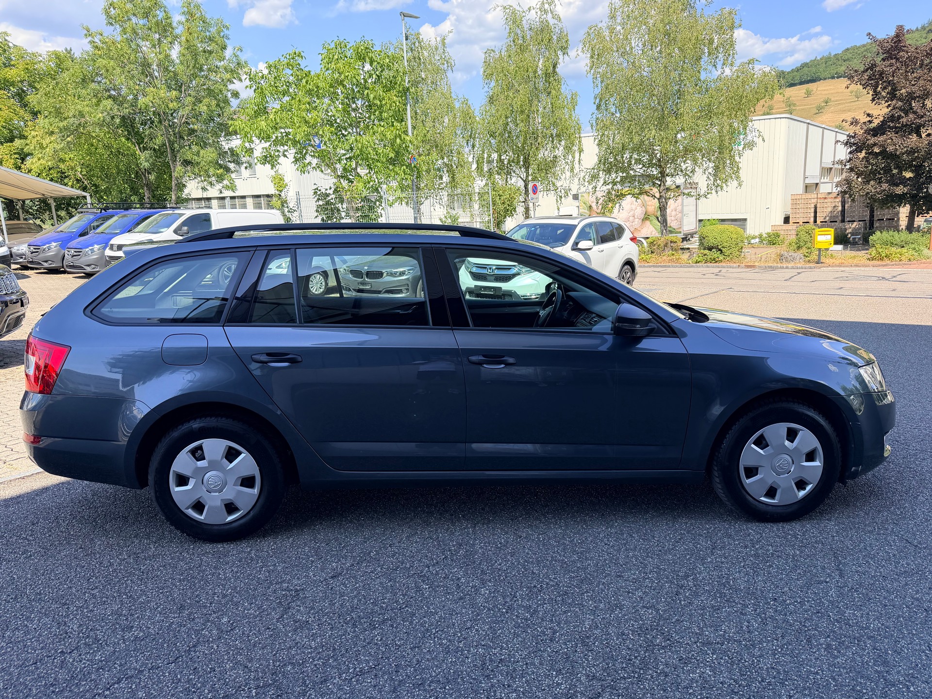 SKODA Octavia Combi 1.2 TSI Ambition-image-1