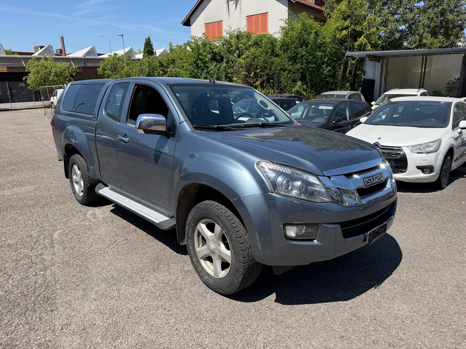 ISUZU D-MAX 2.5 SpaceCab Solar 4x4 A-image-0