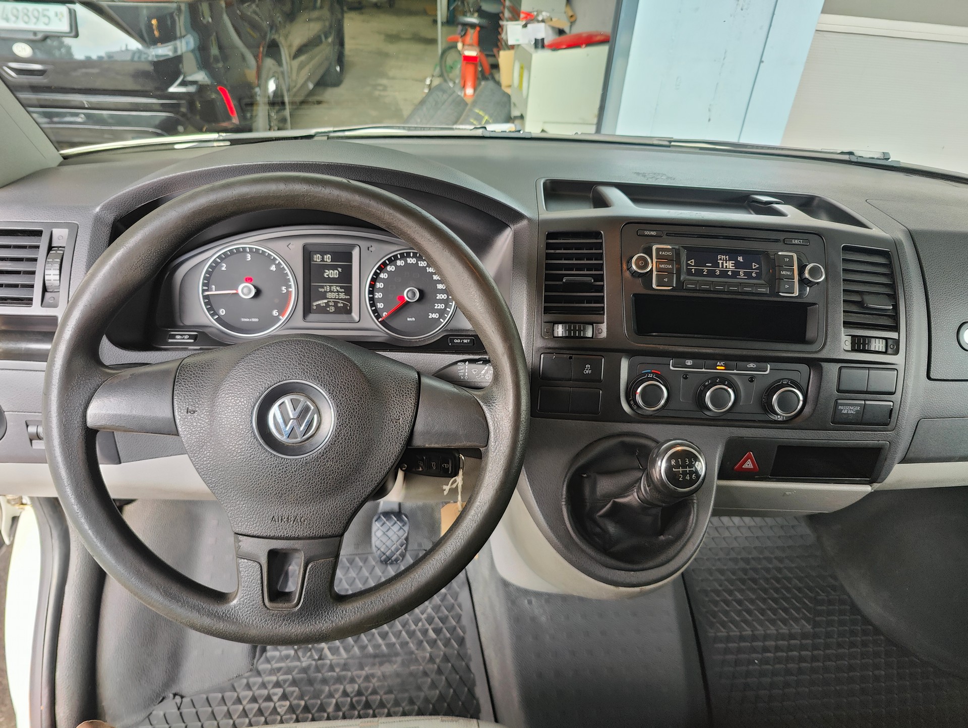 VW T5 2.0 TDI 4Motion-image-12