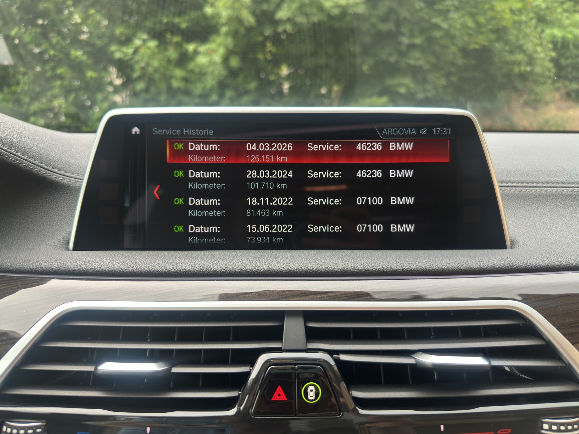 BMW 750i xDrive (CH) Swiss Premium-image-27