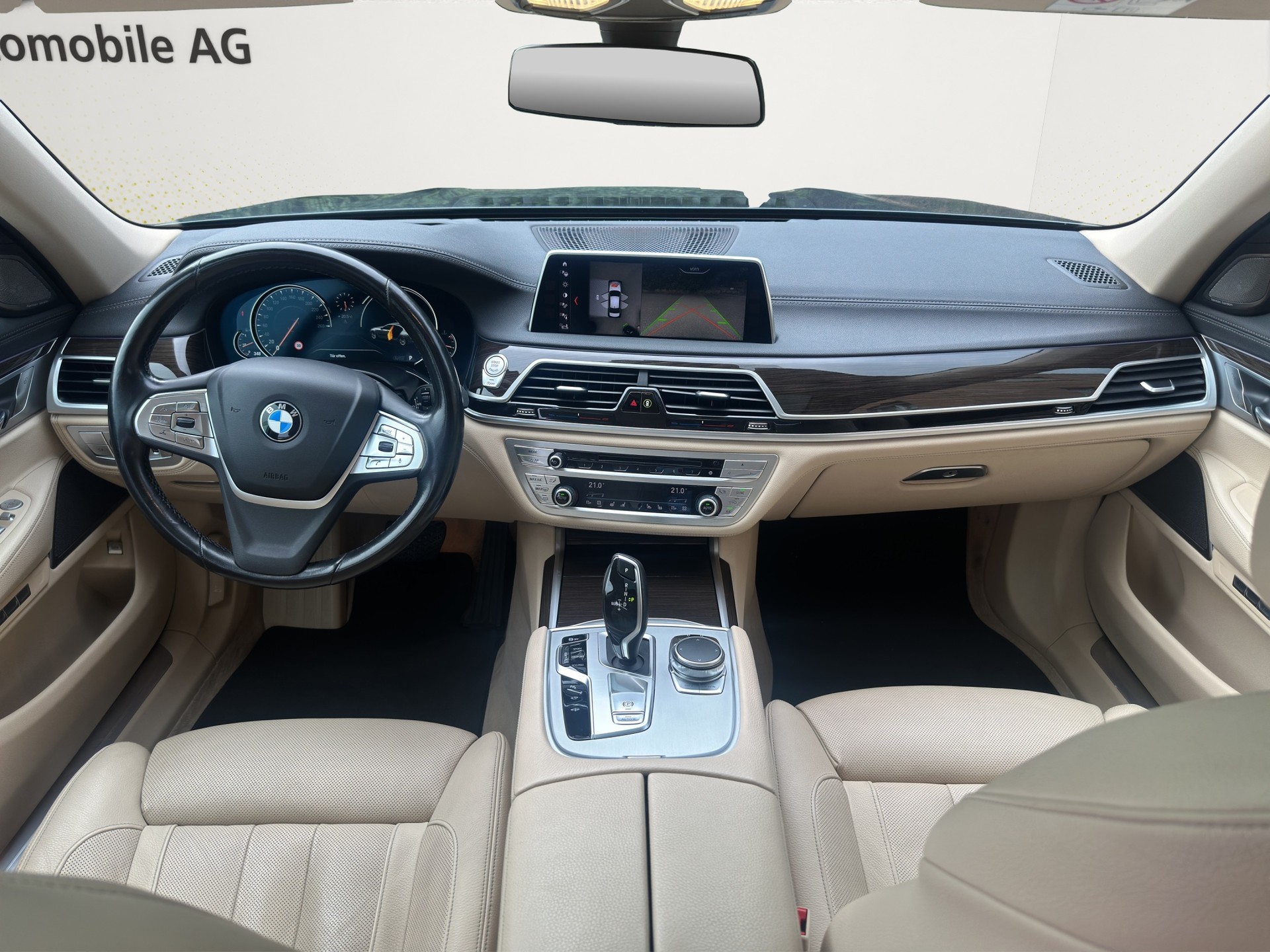 BMW 750i xDrive (CH) Swiss Premium-image-10